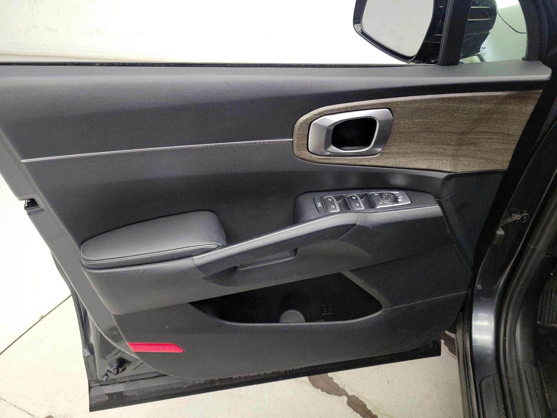 Thumbnail: 2022 Kia Sorento - 12