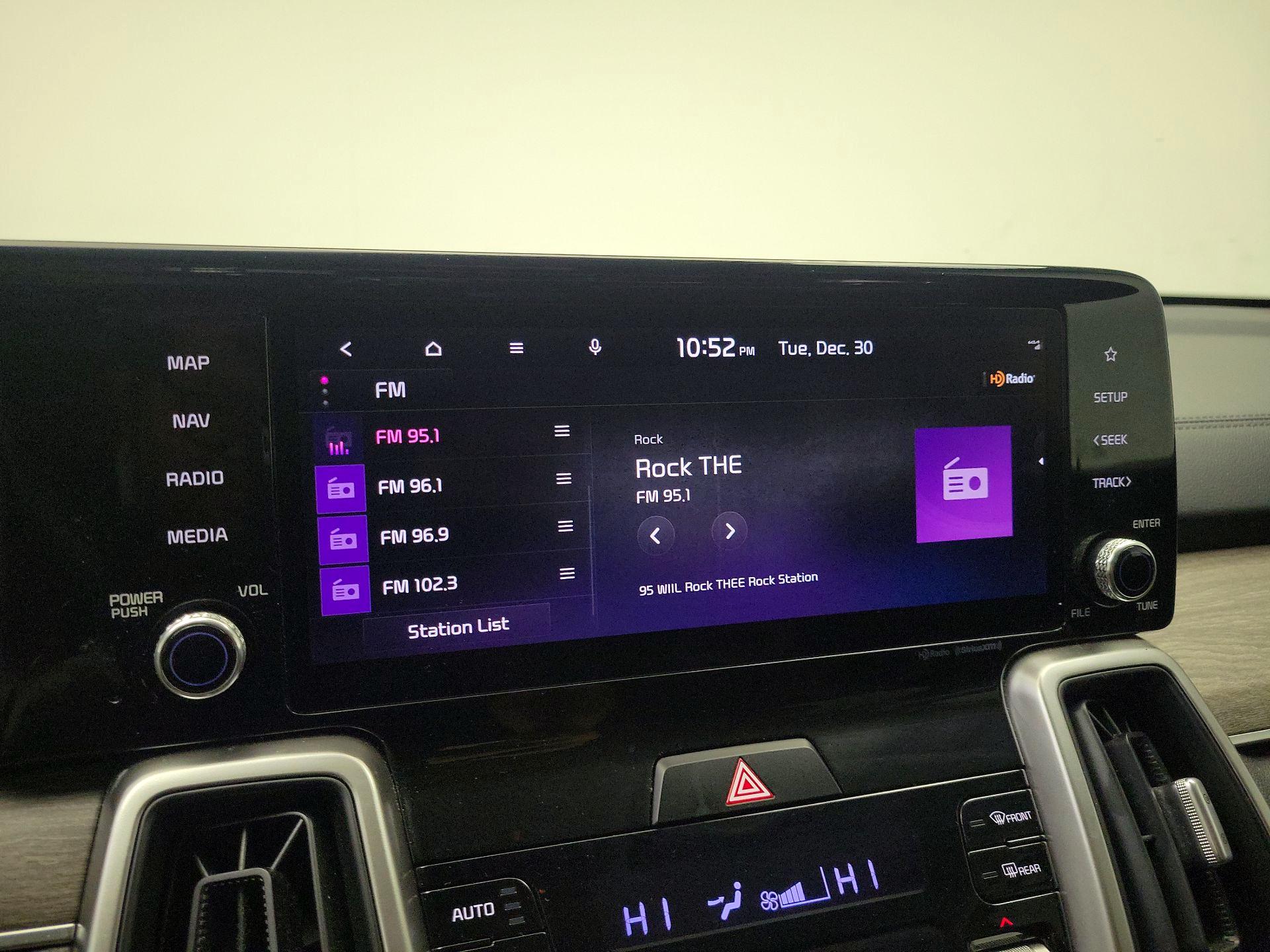 Thumbnail: 2022 Kia Sorento - 16