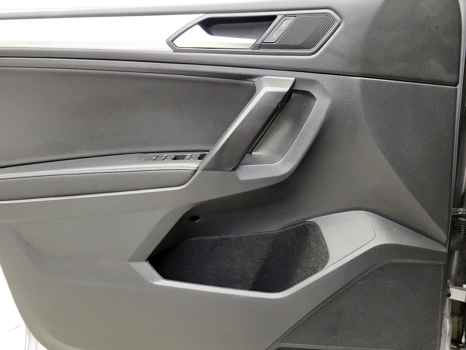 Thumbnail: 2022 Volkswagen Tiguan - 12