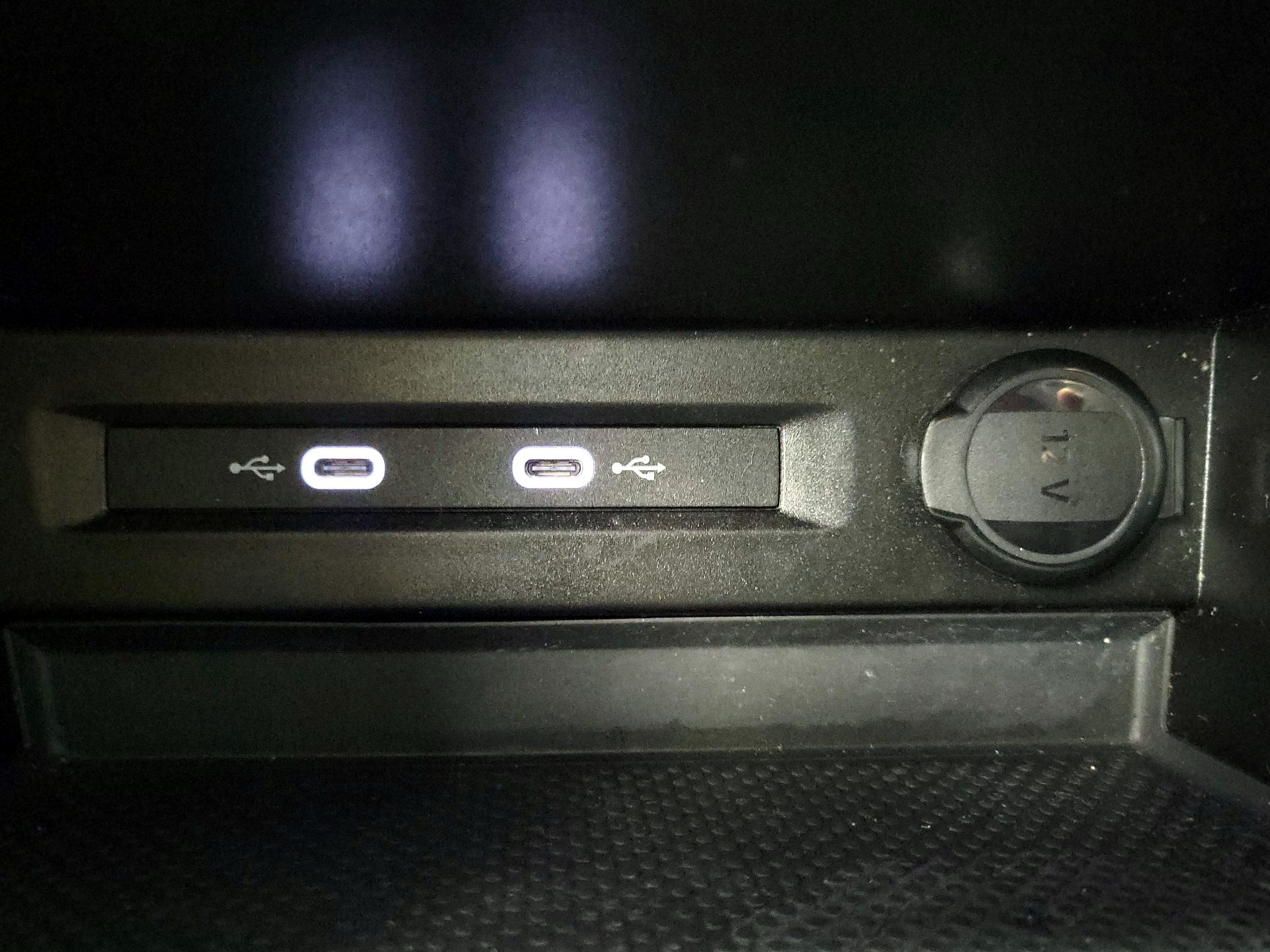 Thumbnail: 2022 Volkswagen Tiguan - 17