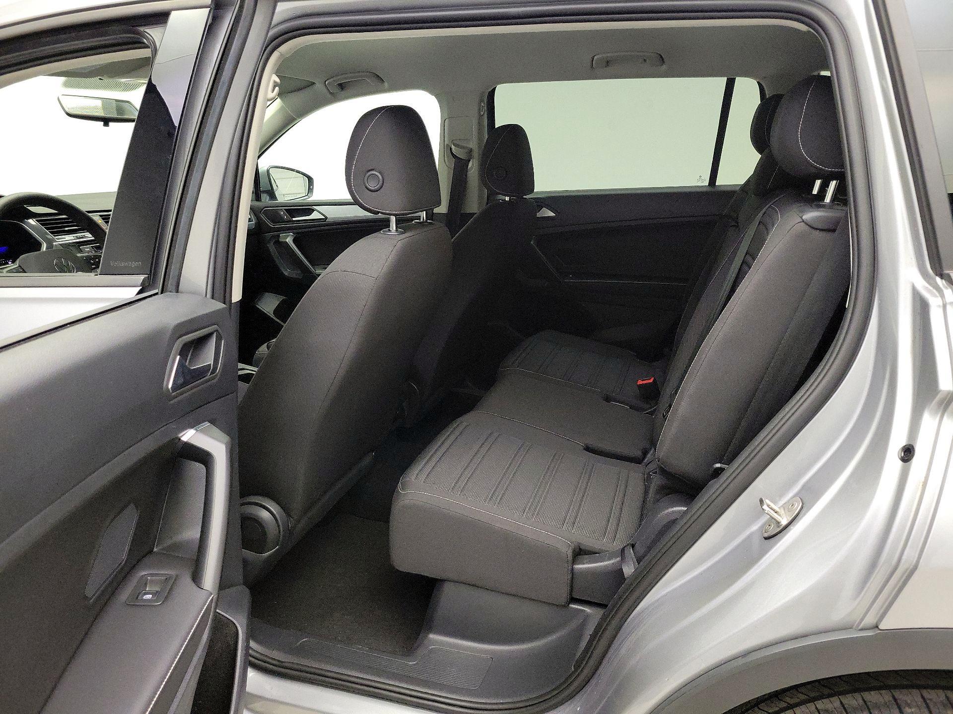 Thumbnail: 2022 Volkswagen Tiguan - 18