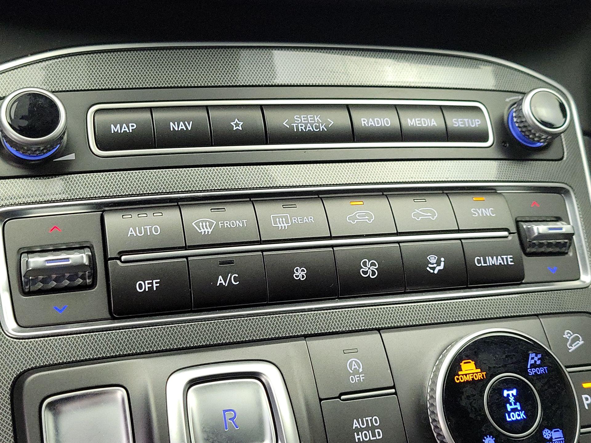 Thumbnail: 2023 Hyundai Santa Fe - 17