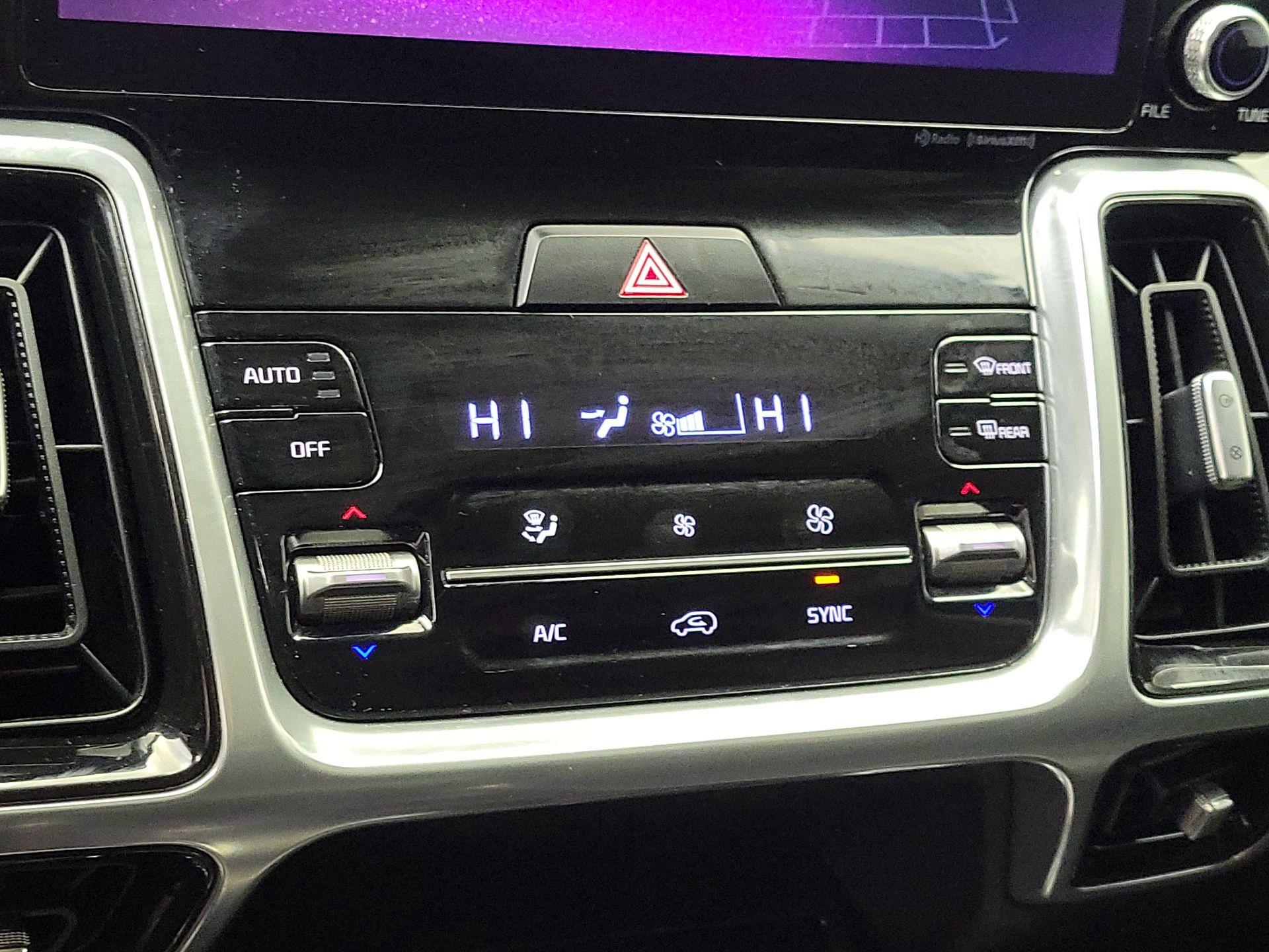 Thumbnail: 2023 Kia Sorento - 17