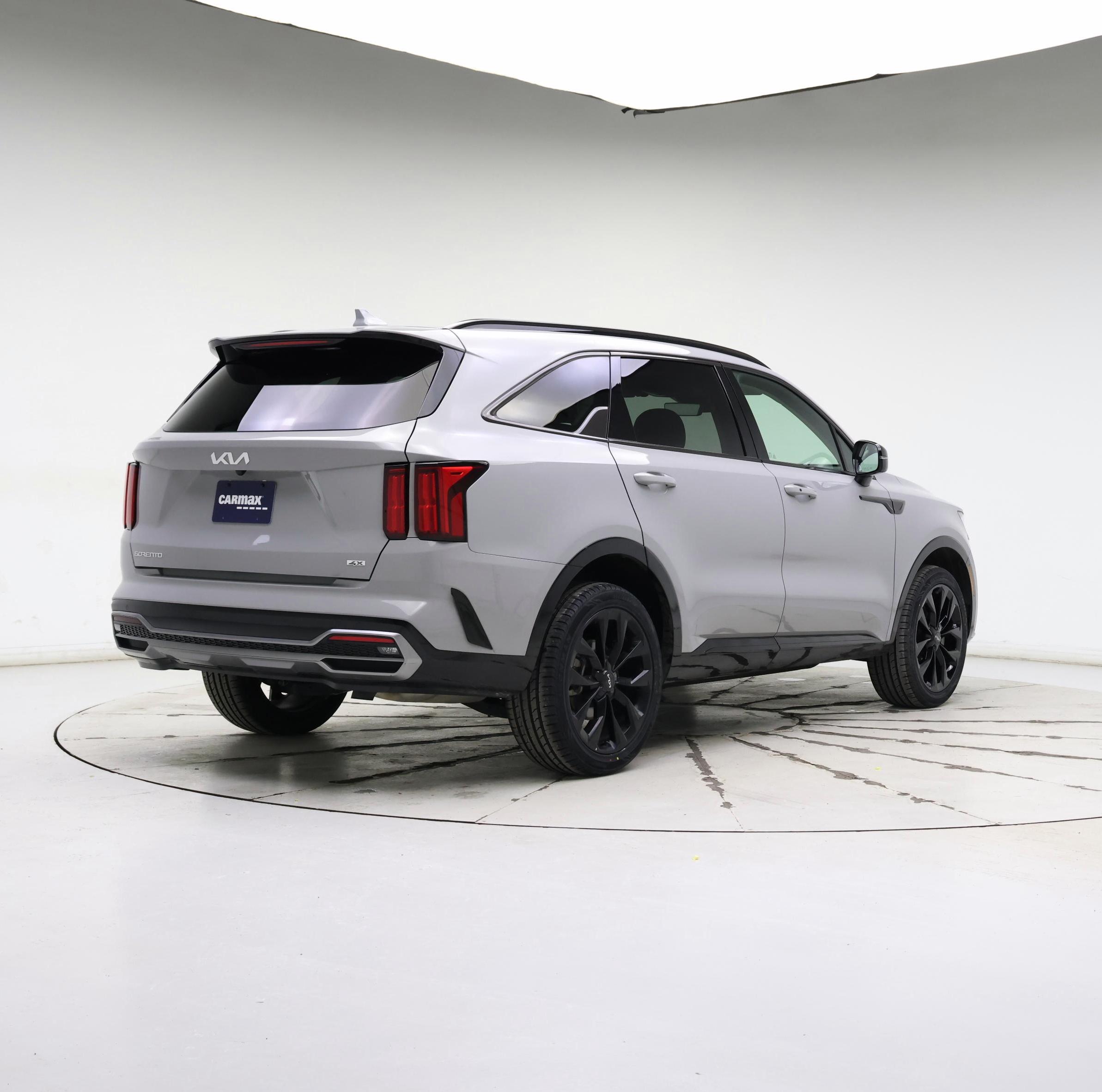 Thumbnail: 2023 Kia Sorento - 8