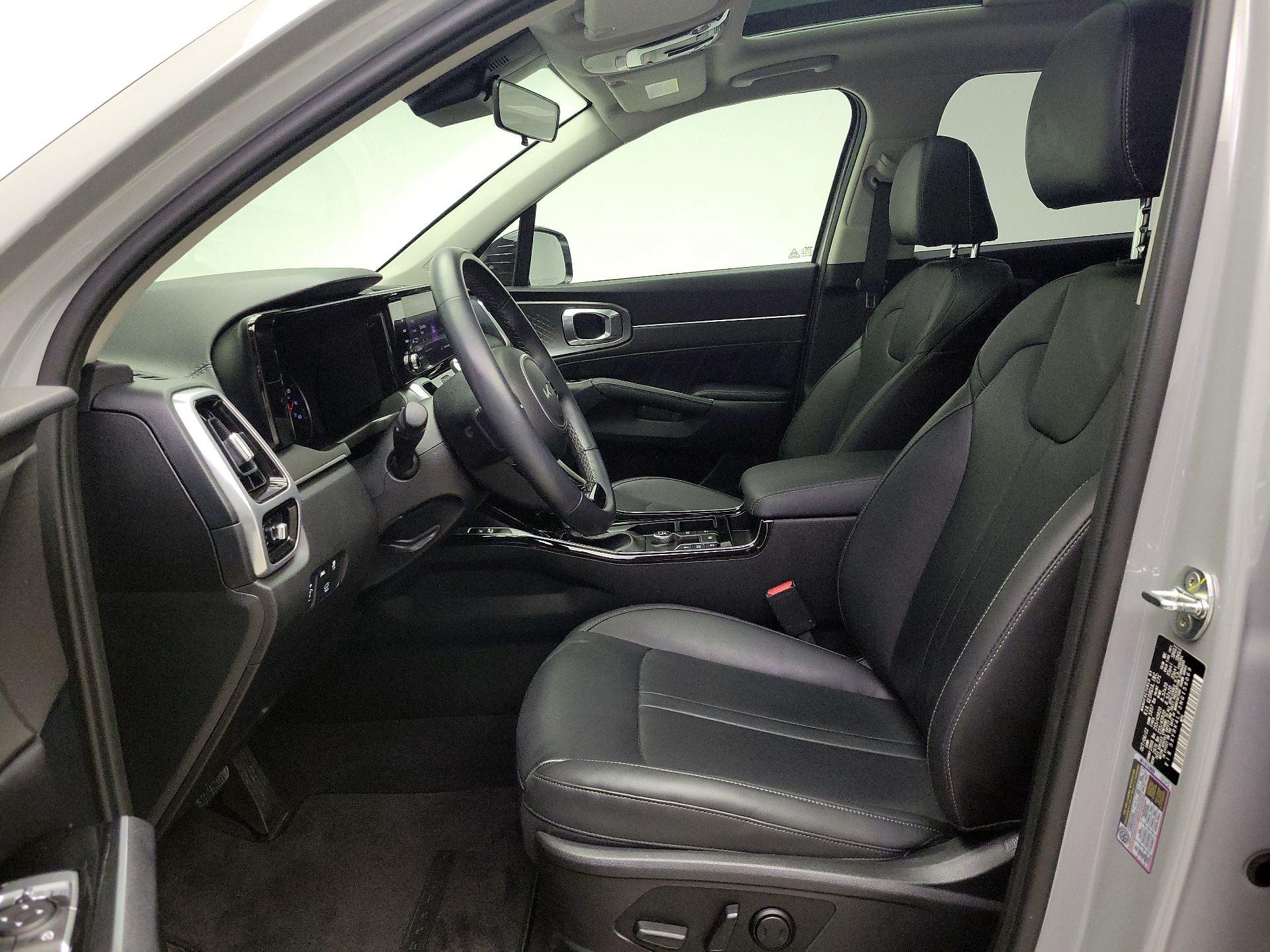 Thumbnail: 2022 Kia Sorento - 11