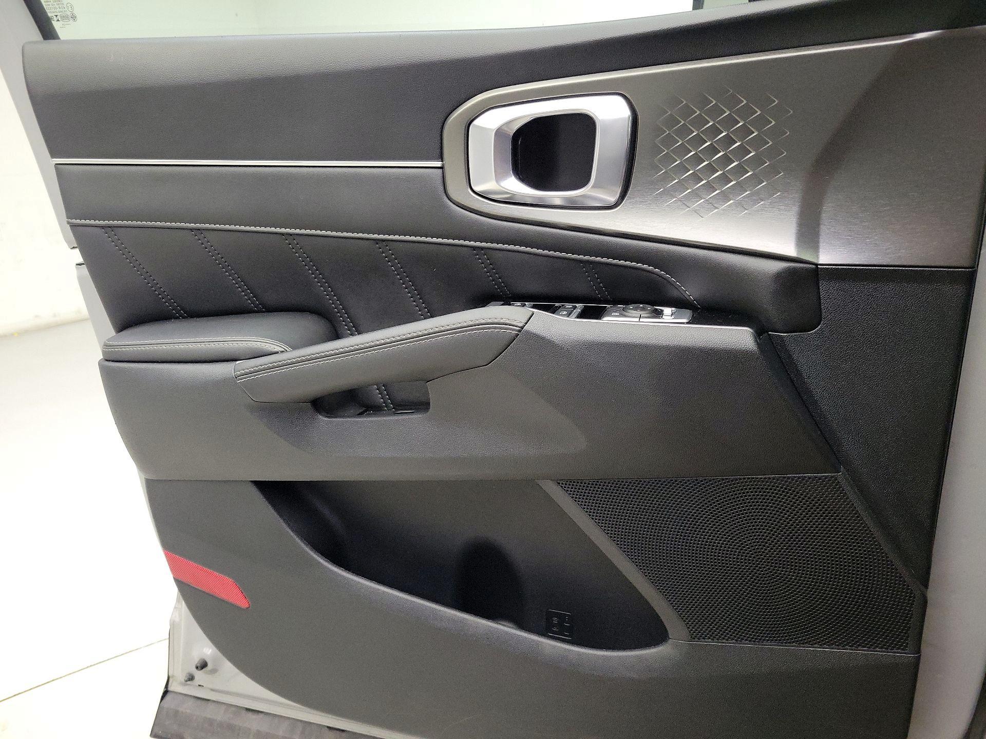 Thumbnail: 2022 Kia Sorento - 12