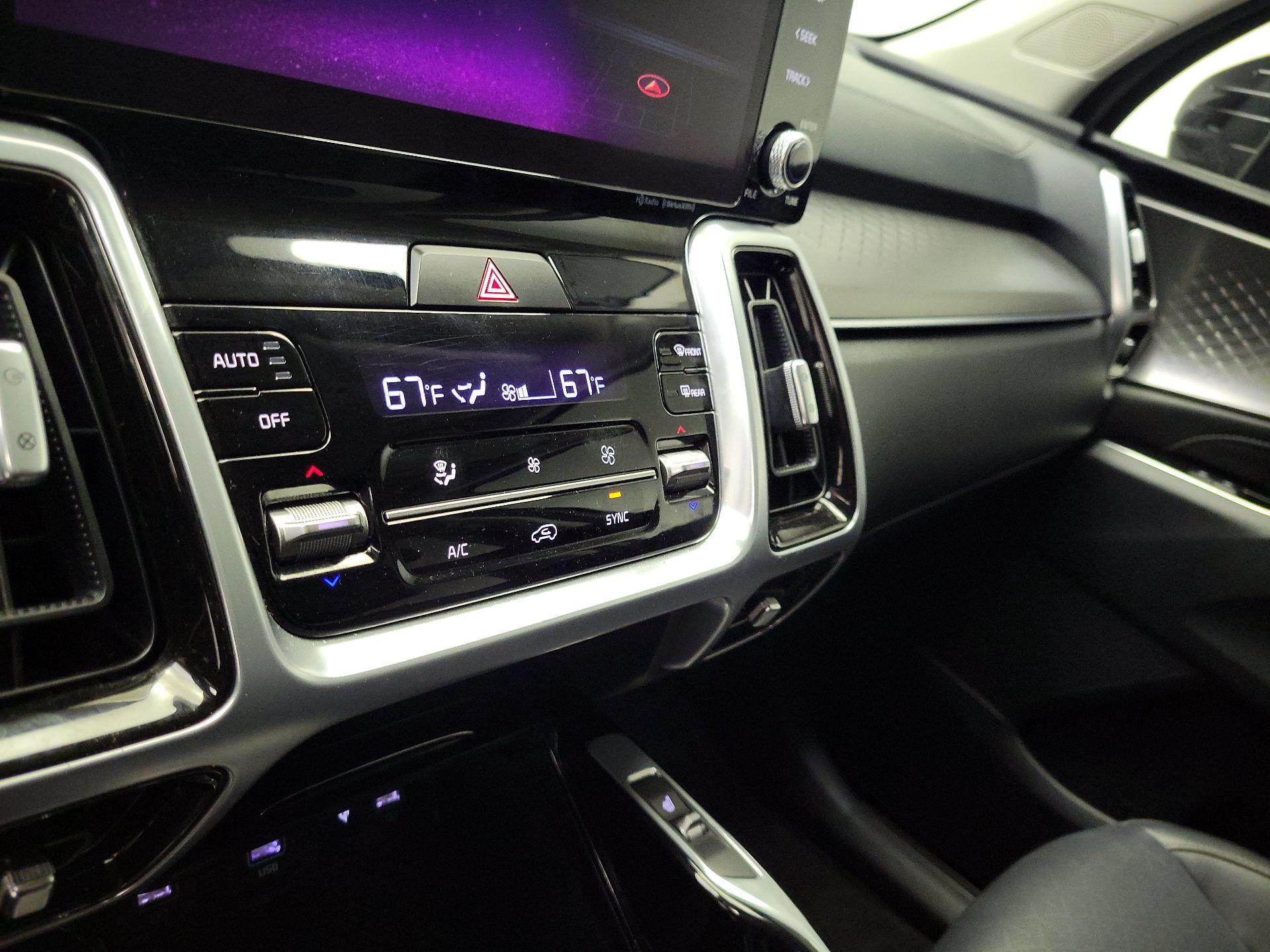 Thumbnail: 2022 Kia Sorento - 17