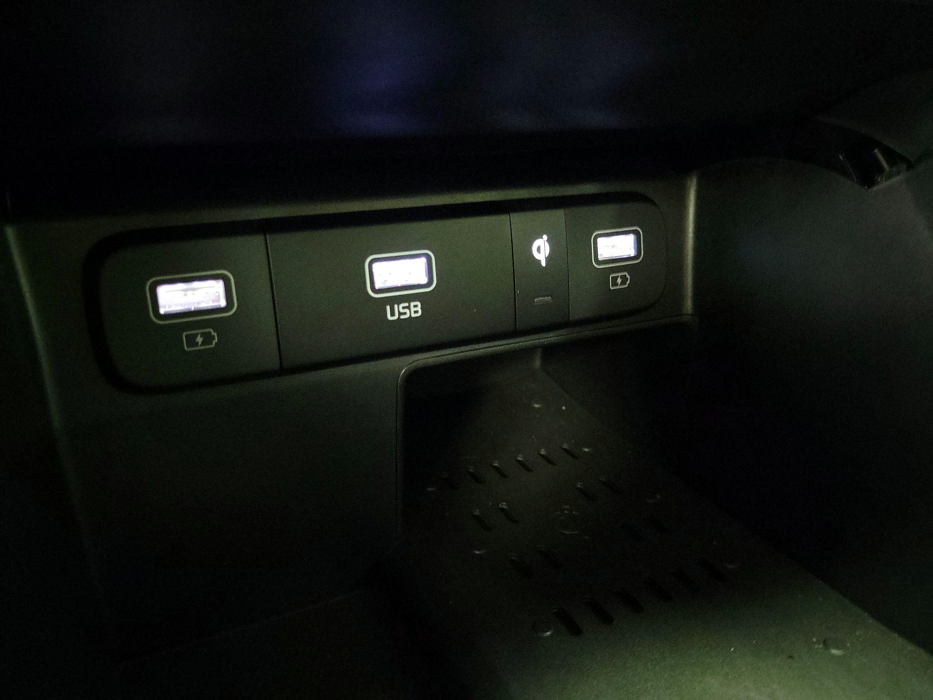 Thumbnail: 2022 Kia Sorento - 19