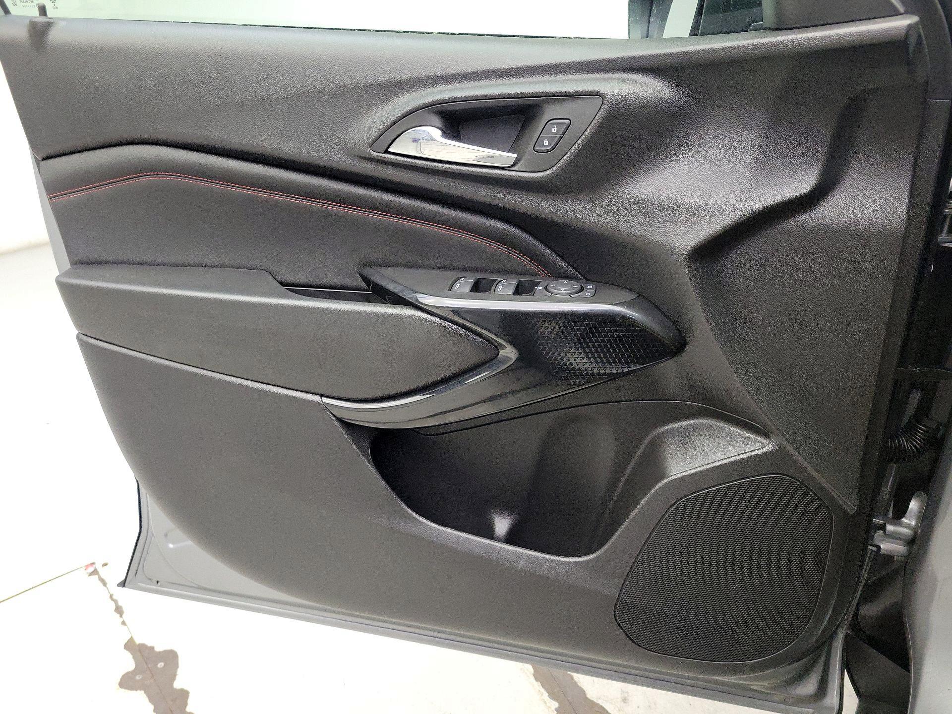 Thumbnail: 2025 Chevrolet Trax - 12