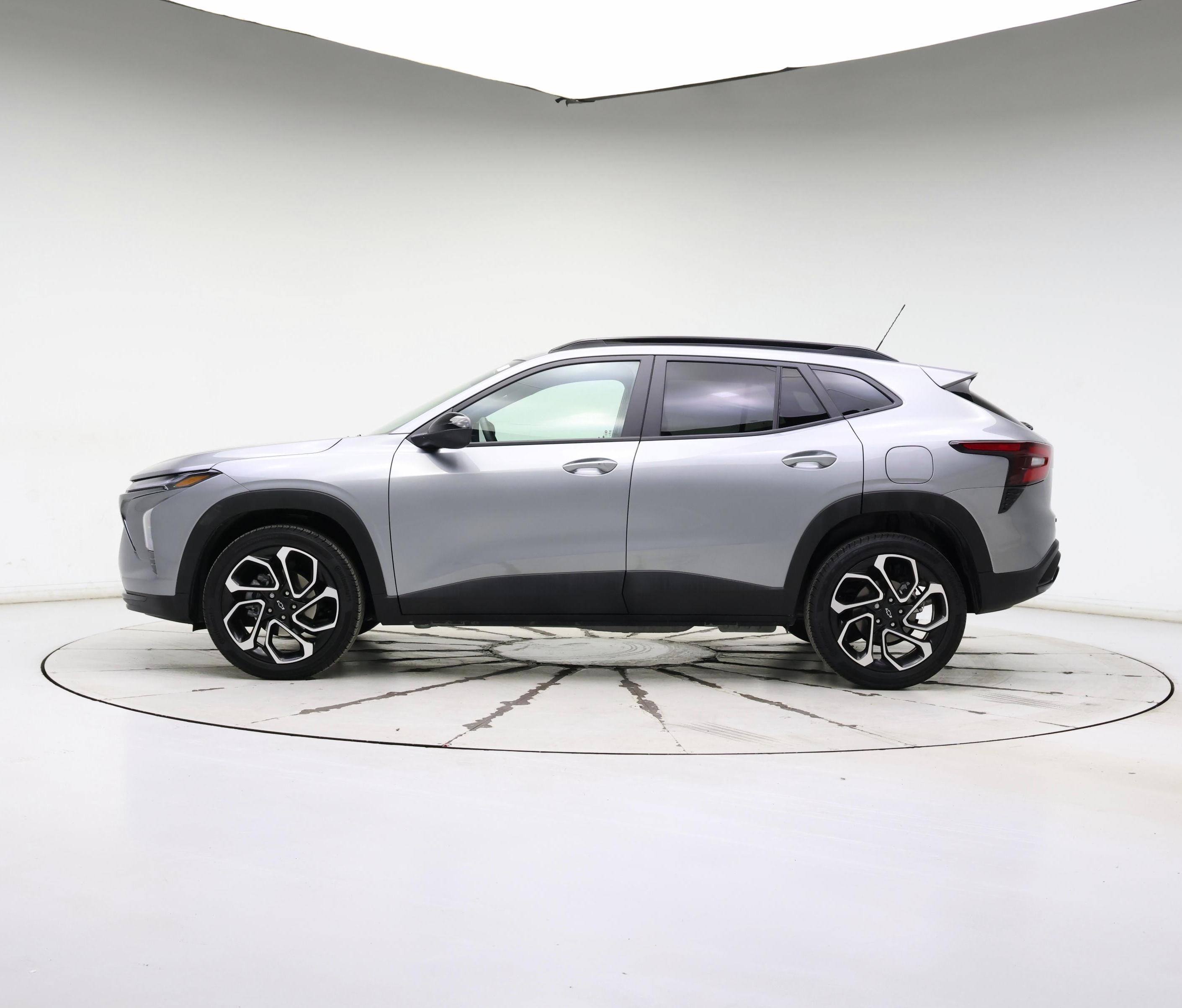 Thumbnail: 2025 Chevrolet Trax - 3