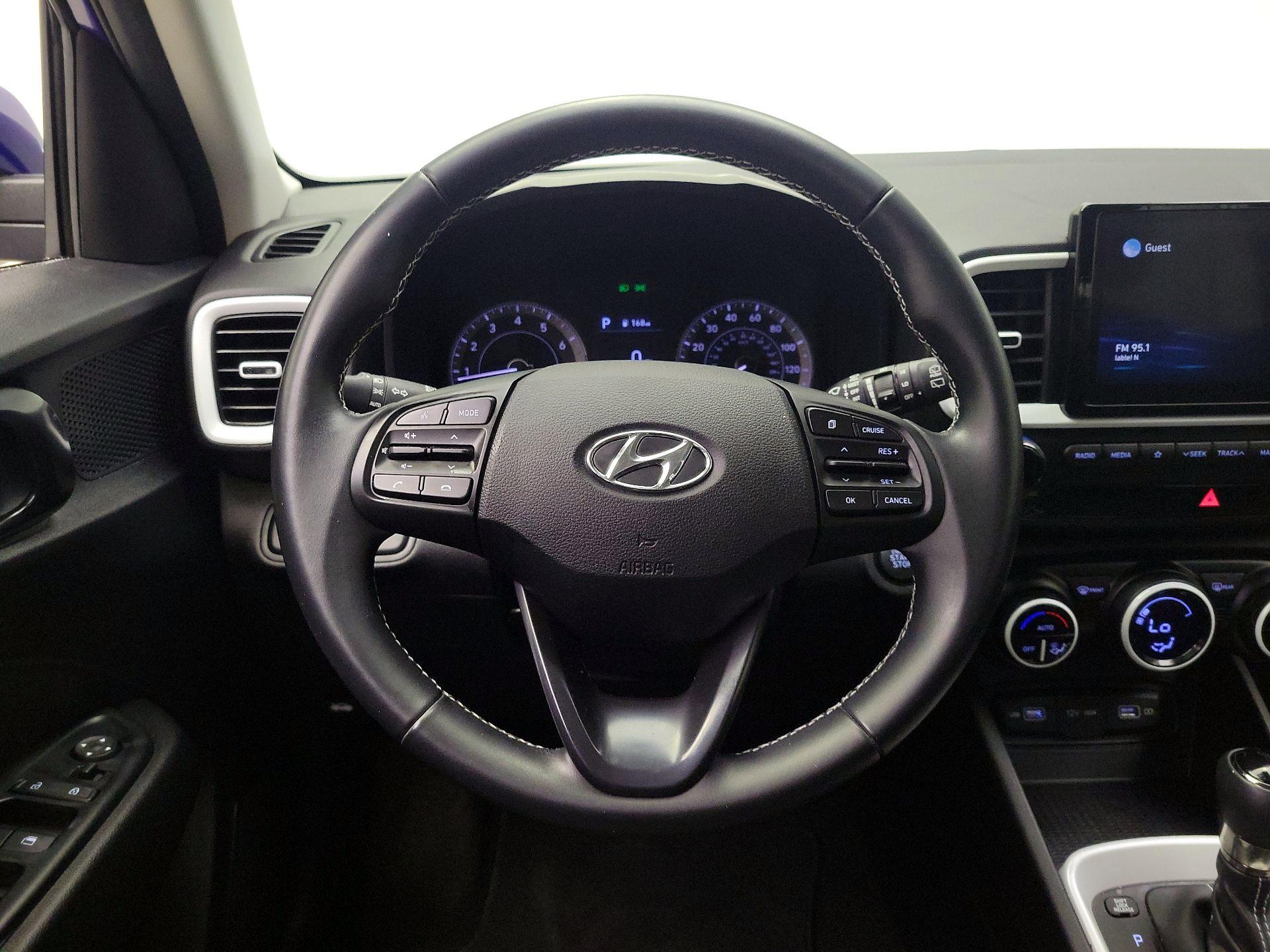 Thumbnail: 2022 Hyundai Venue - 10