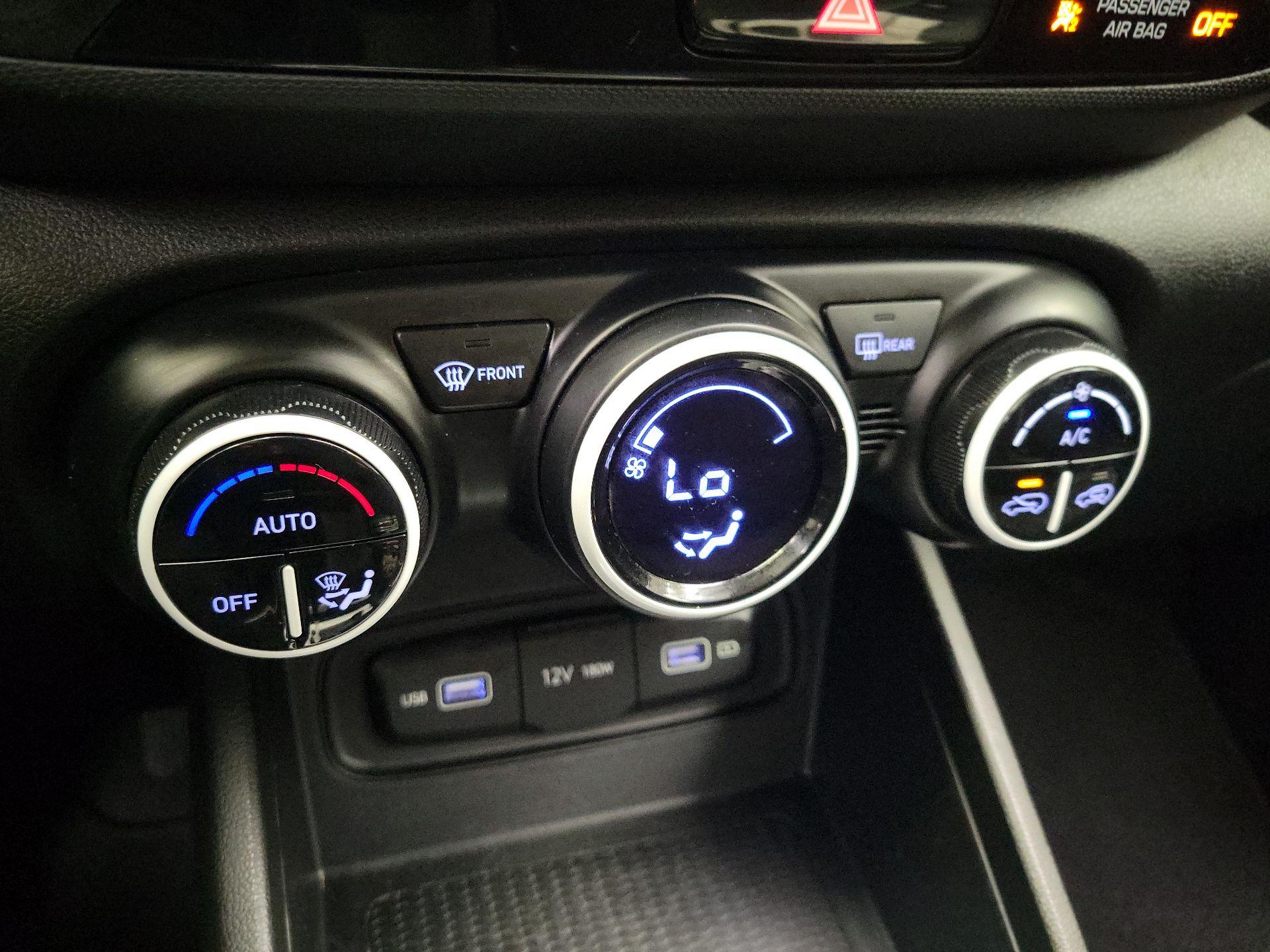 Thumbnail: 2022 Hyundai Venue - 17