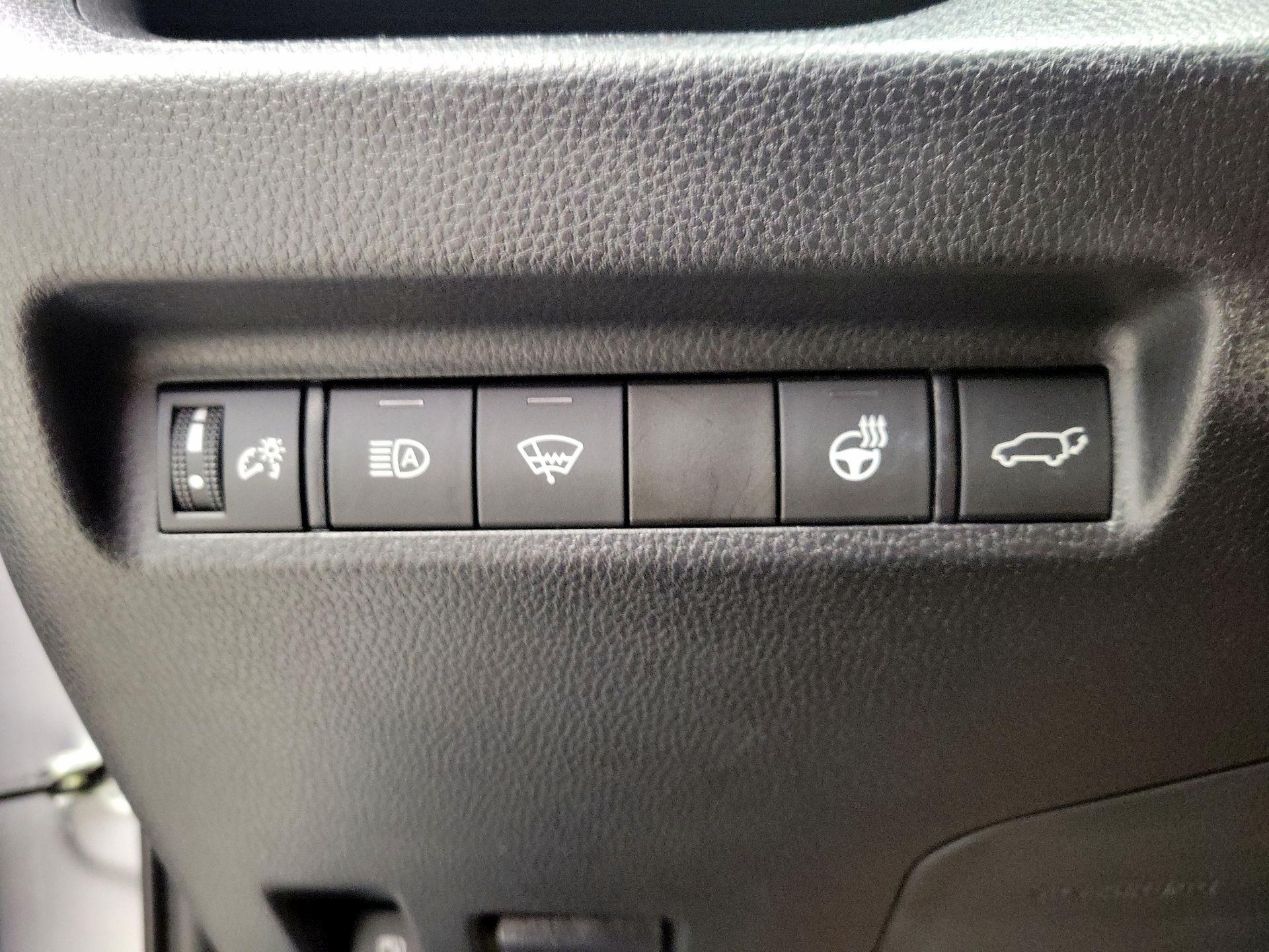 Thumbnail: 2020 Toyota RAV4 - 13