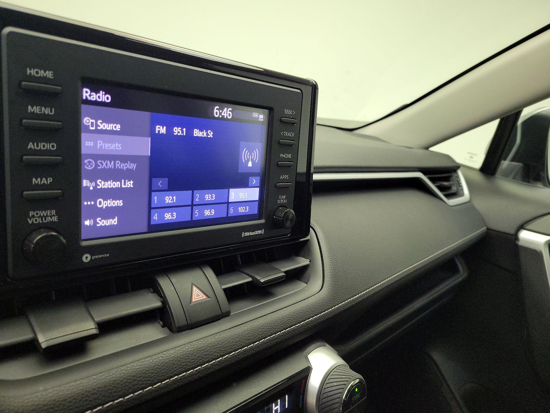 Thumbnail: 2020 Toyota RAV4 - 15