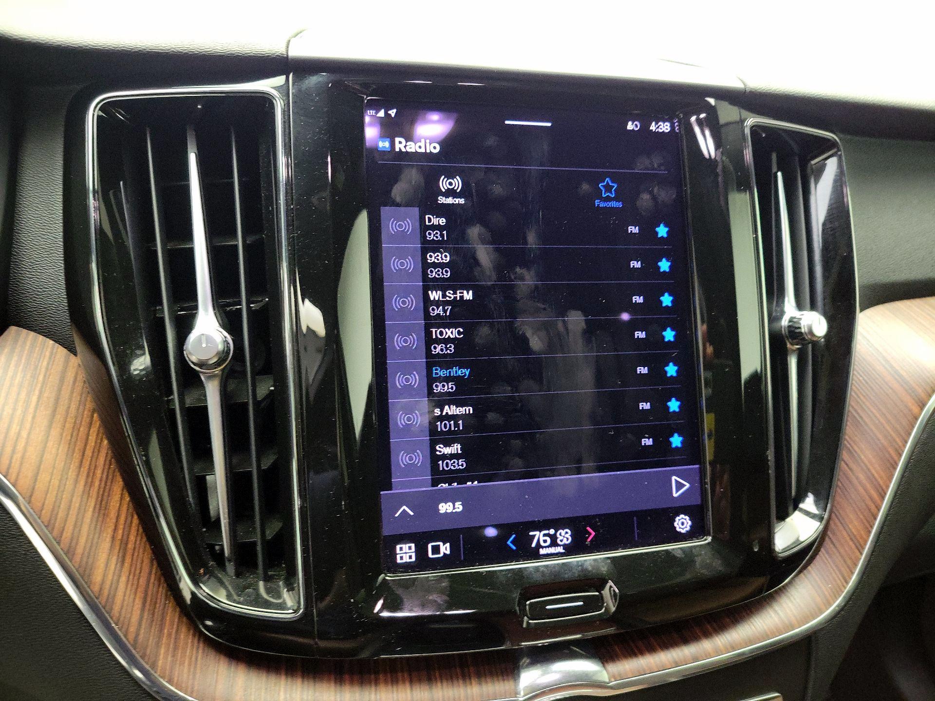 Thumbnail: 2023 Volvo XC60 - 14