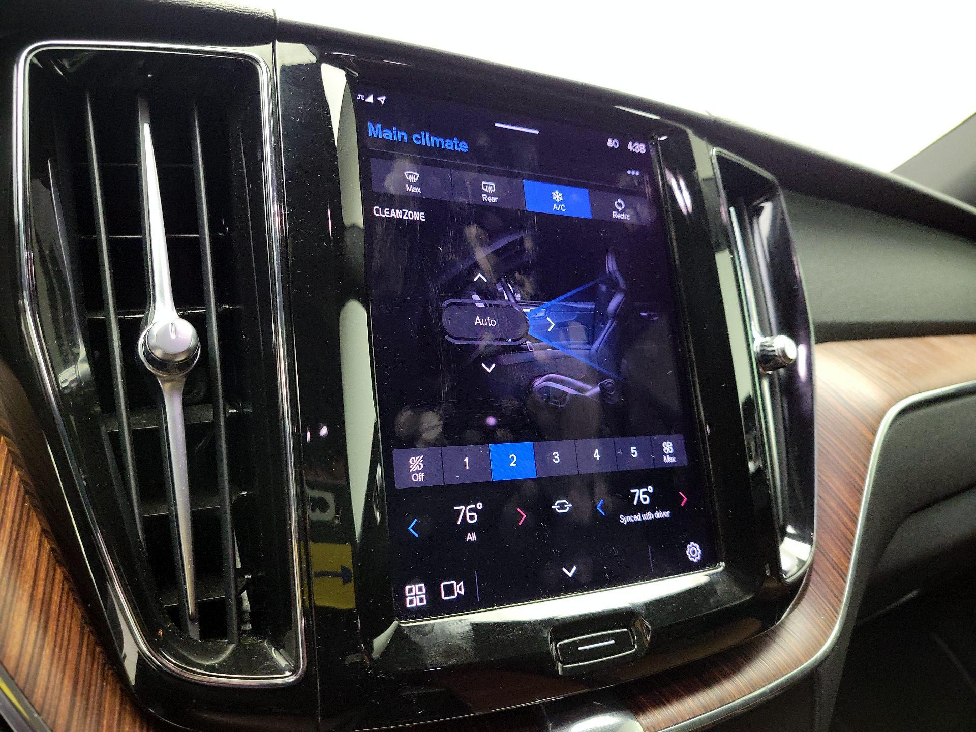 Thumbnail: 2023 Volvo XC60 - 15