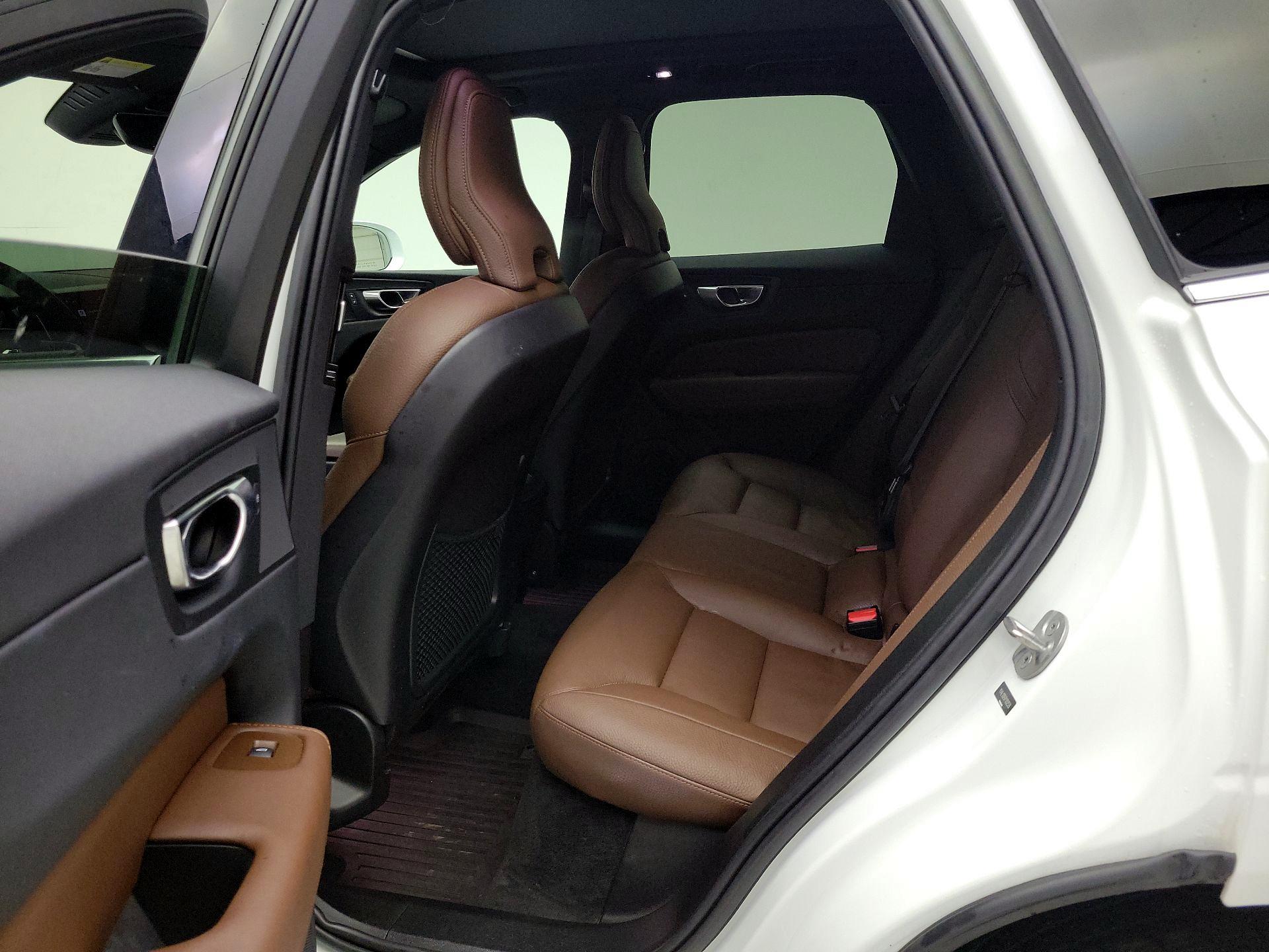 Thumbnail: 2023 Volvo XC60 - 18