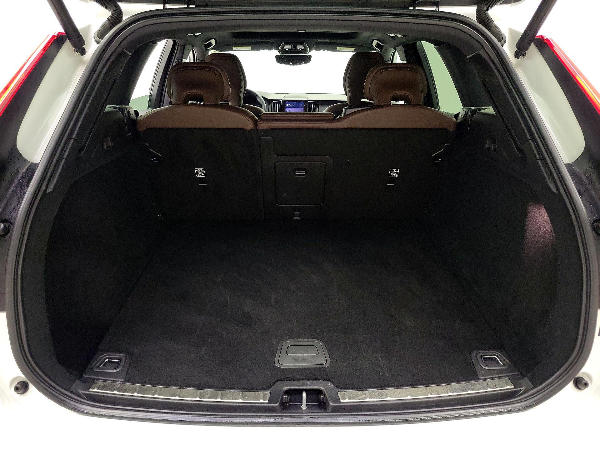 Thumbnail: 2023 Volvo XC60 - 19