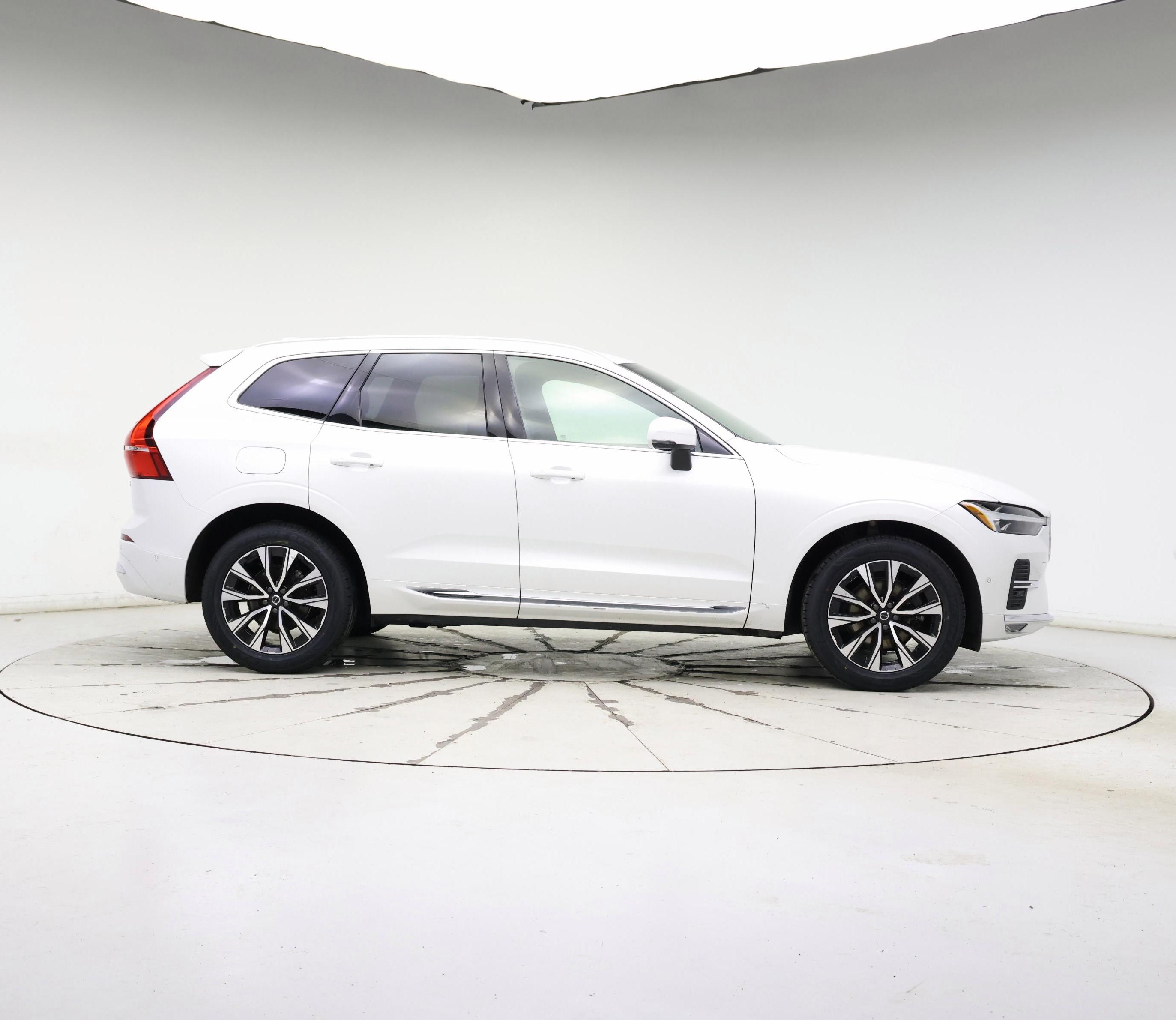 Thumbnail: 2023 Volvo XC60 - 7