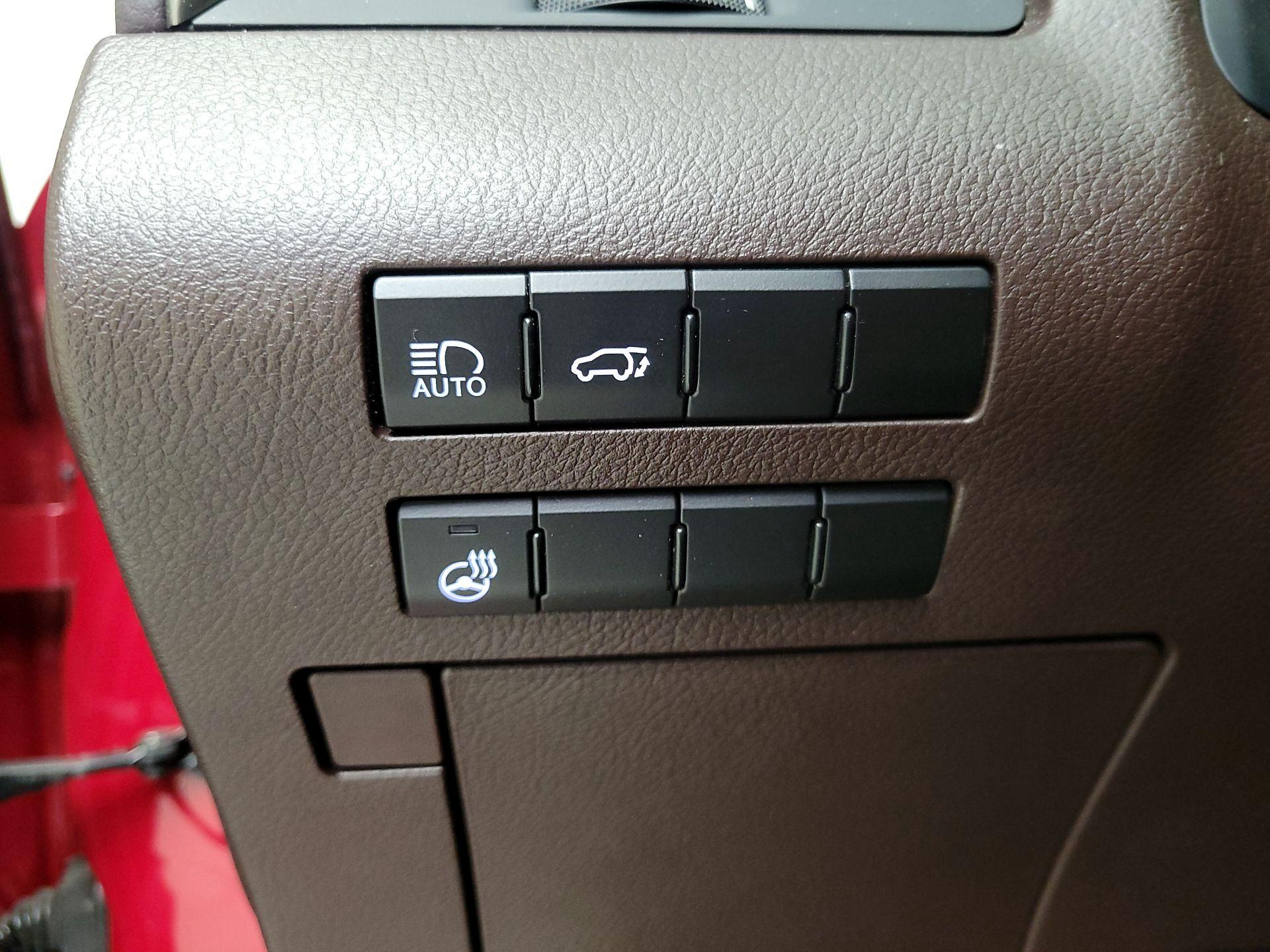 Thumbnail: 2018 Lexus RX - 13