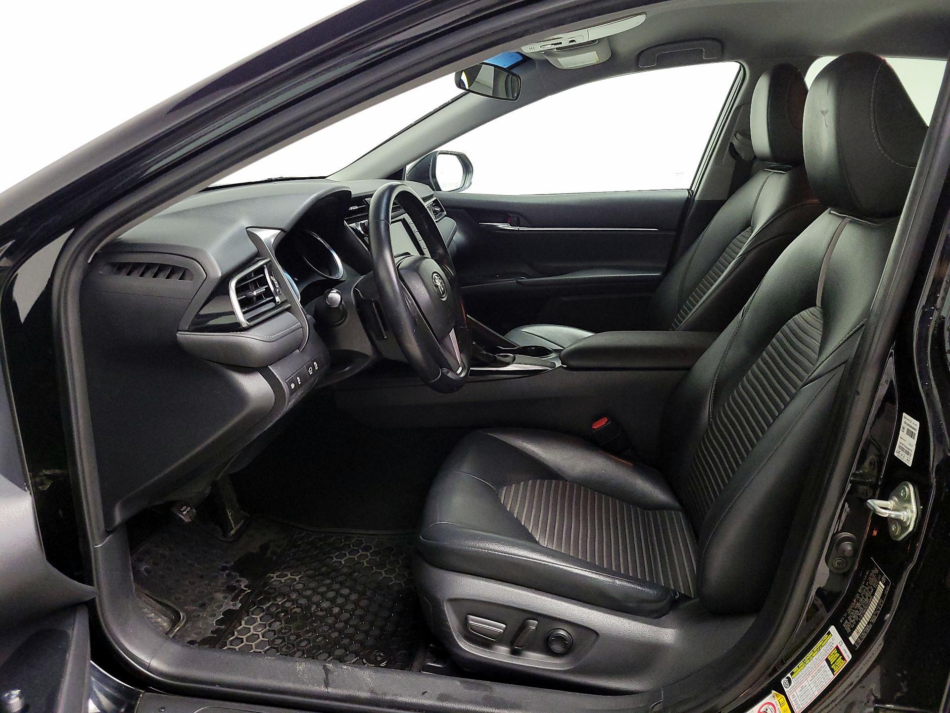 Thumbnail: 2019 Toyota Camry - 11