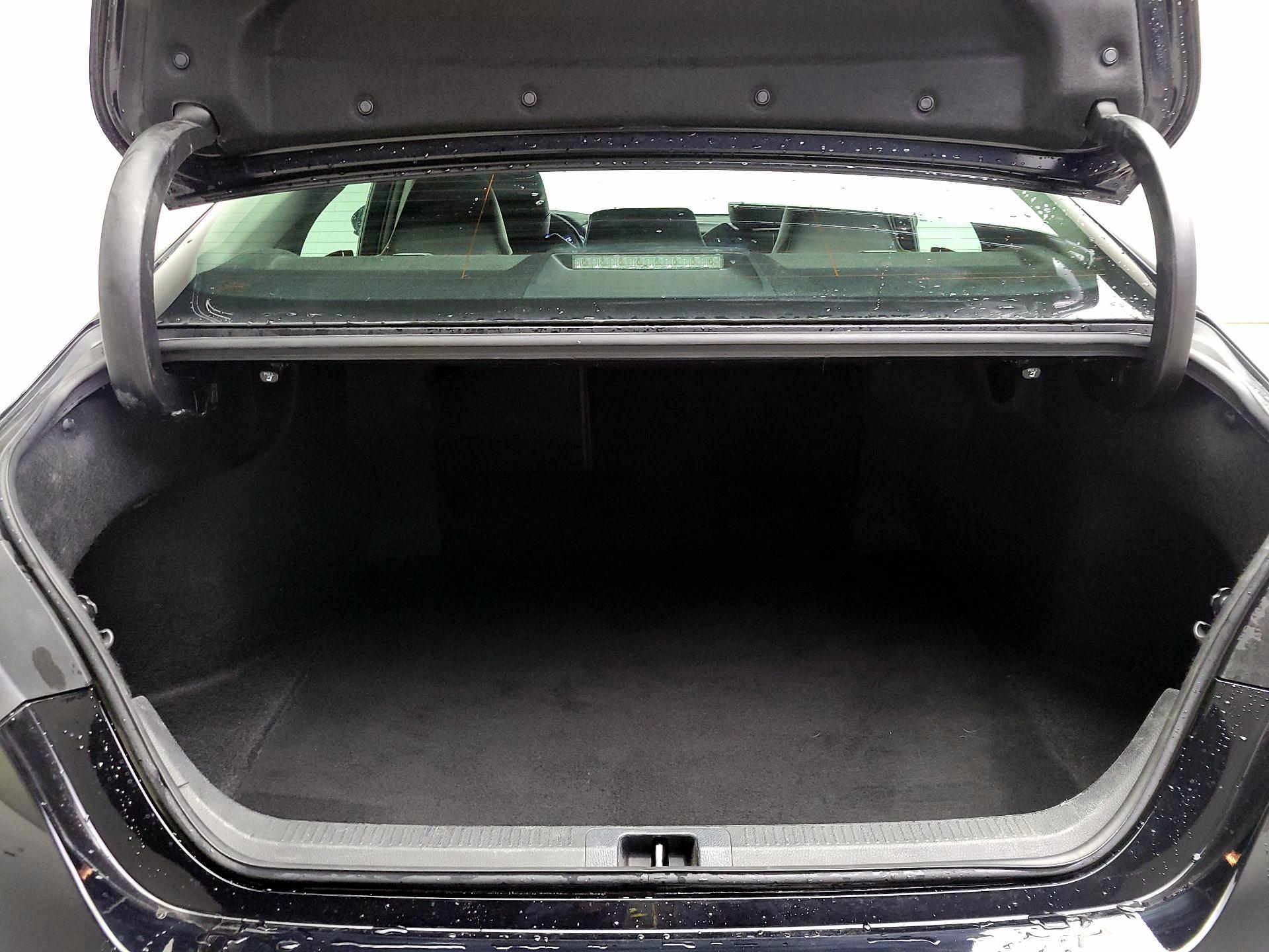 Thumbnail: 2019 Toyota Camry - 20