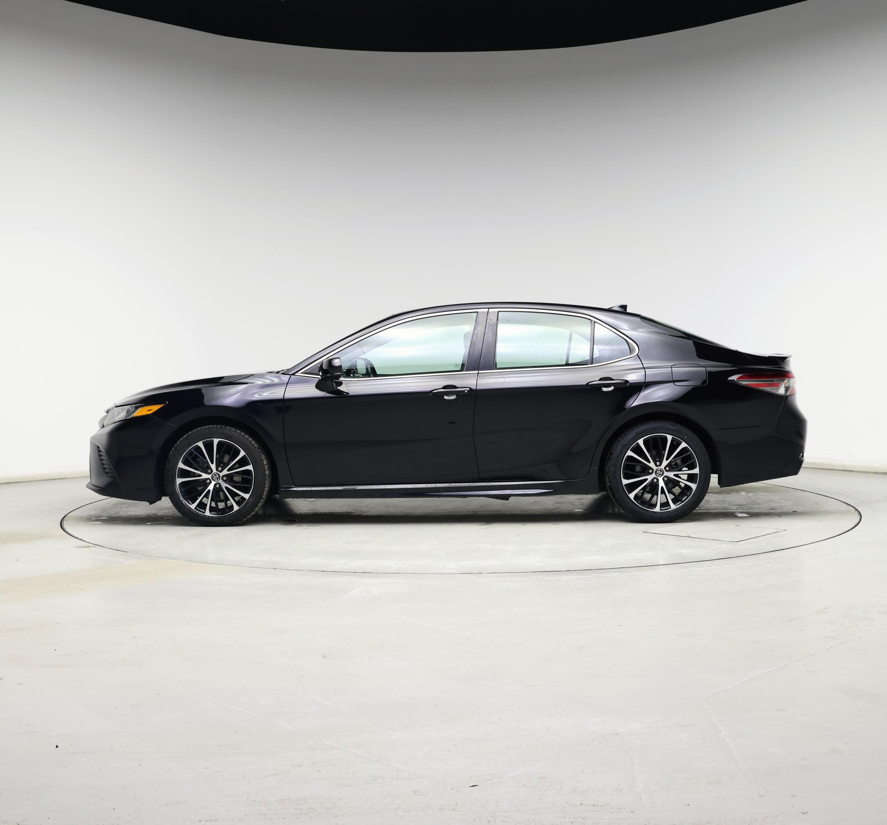 Thumbnail: 2019 Toyota Camry - 3