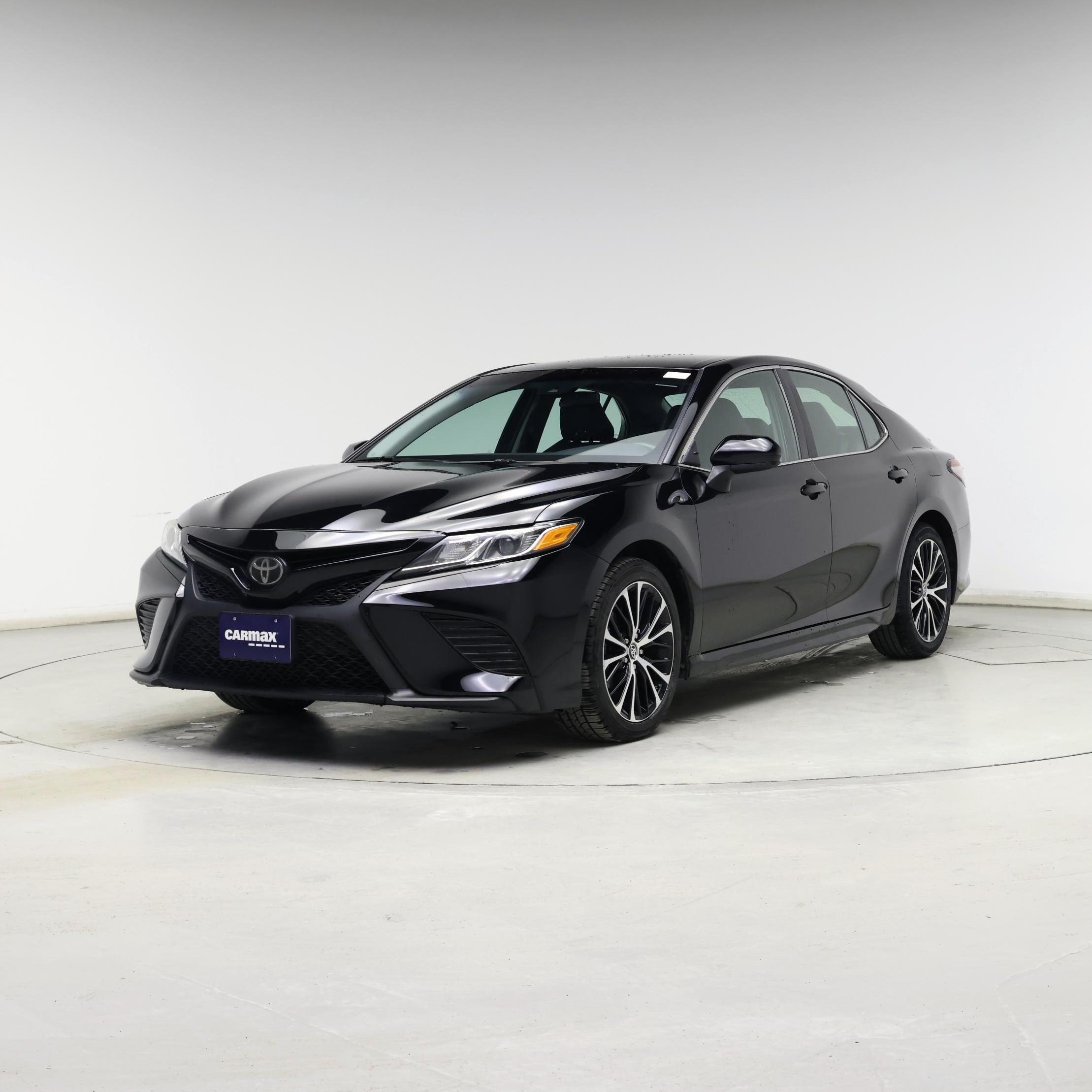 Thumbnail: 2019 Toyota Camry - 4