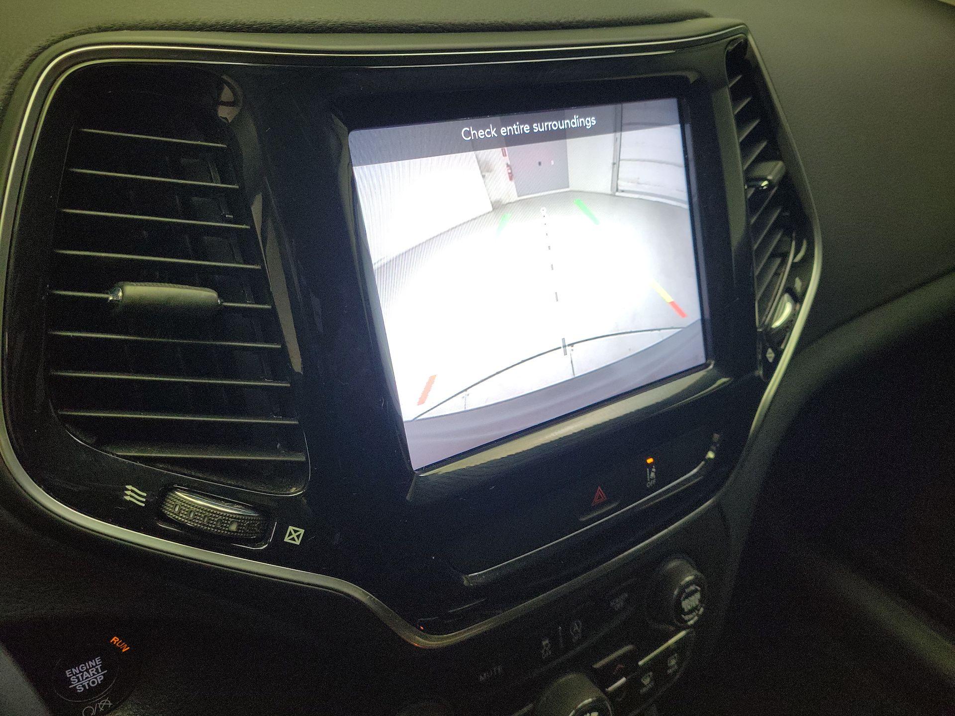 Thumbnail: 2022 Jeep Cherokee - 14