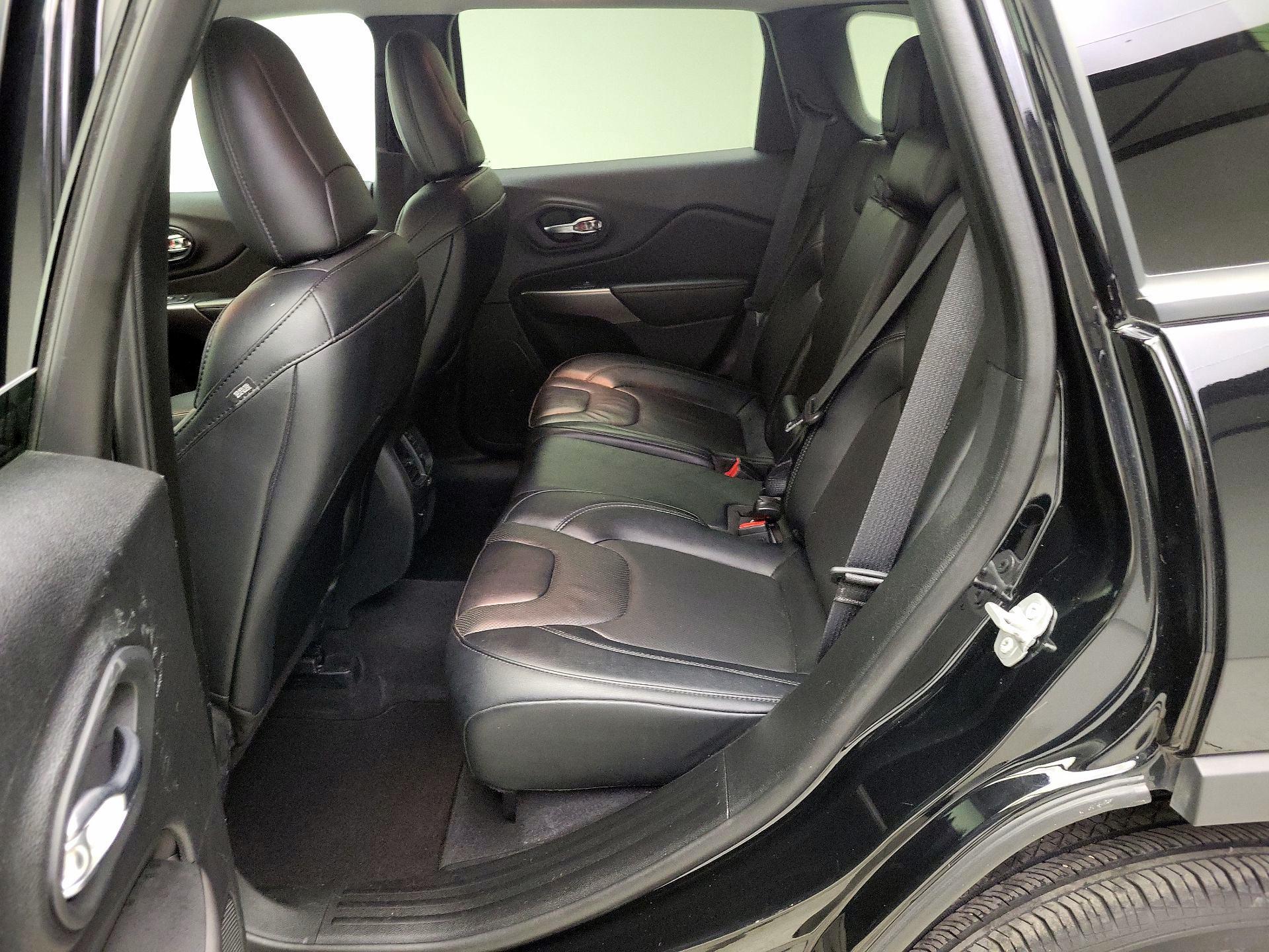 Thumbnail: 2022 Jeep Cherokee - 20