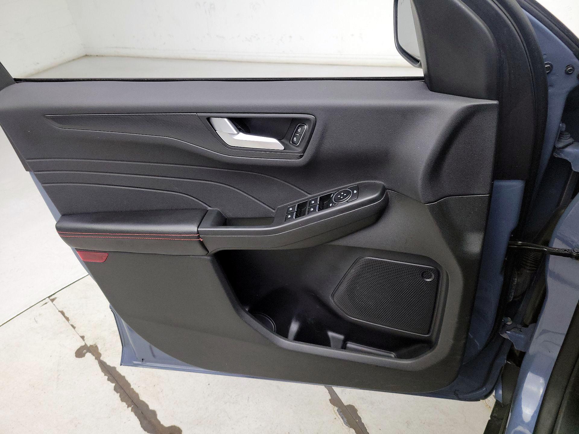 Thumbnail: 2023 Ford Escape - 12