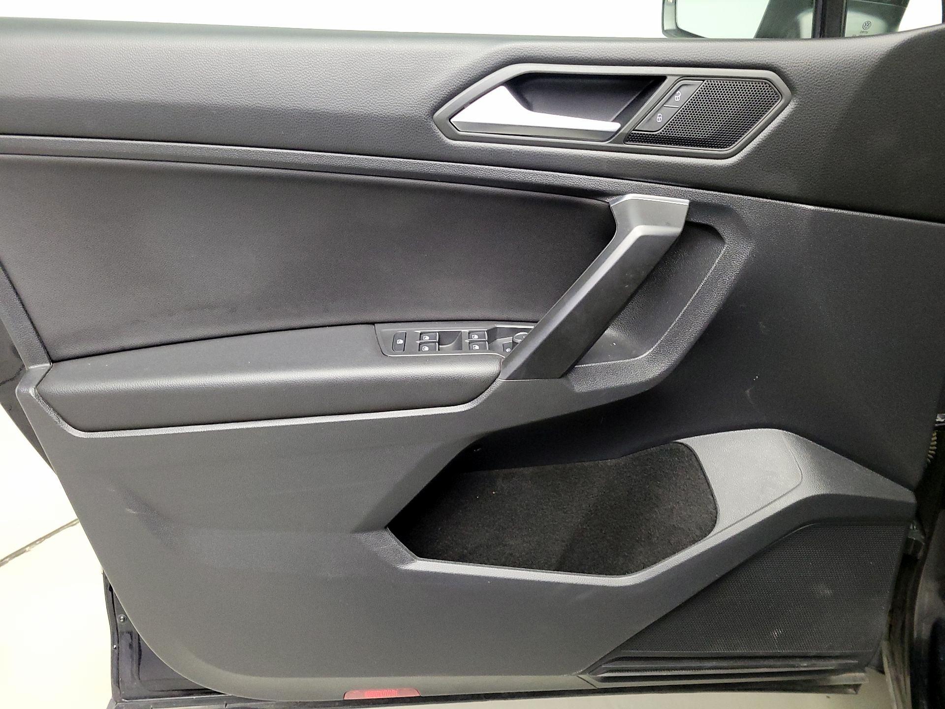 Thumbnail: 2021 Volkswagen Tiguan - 12