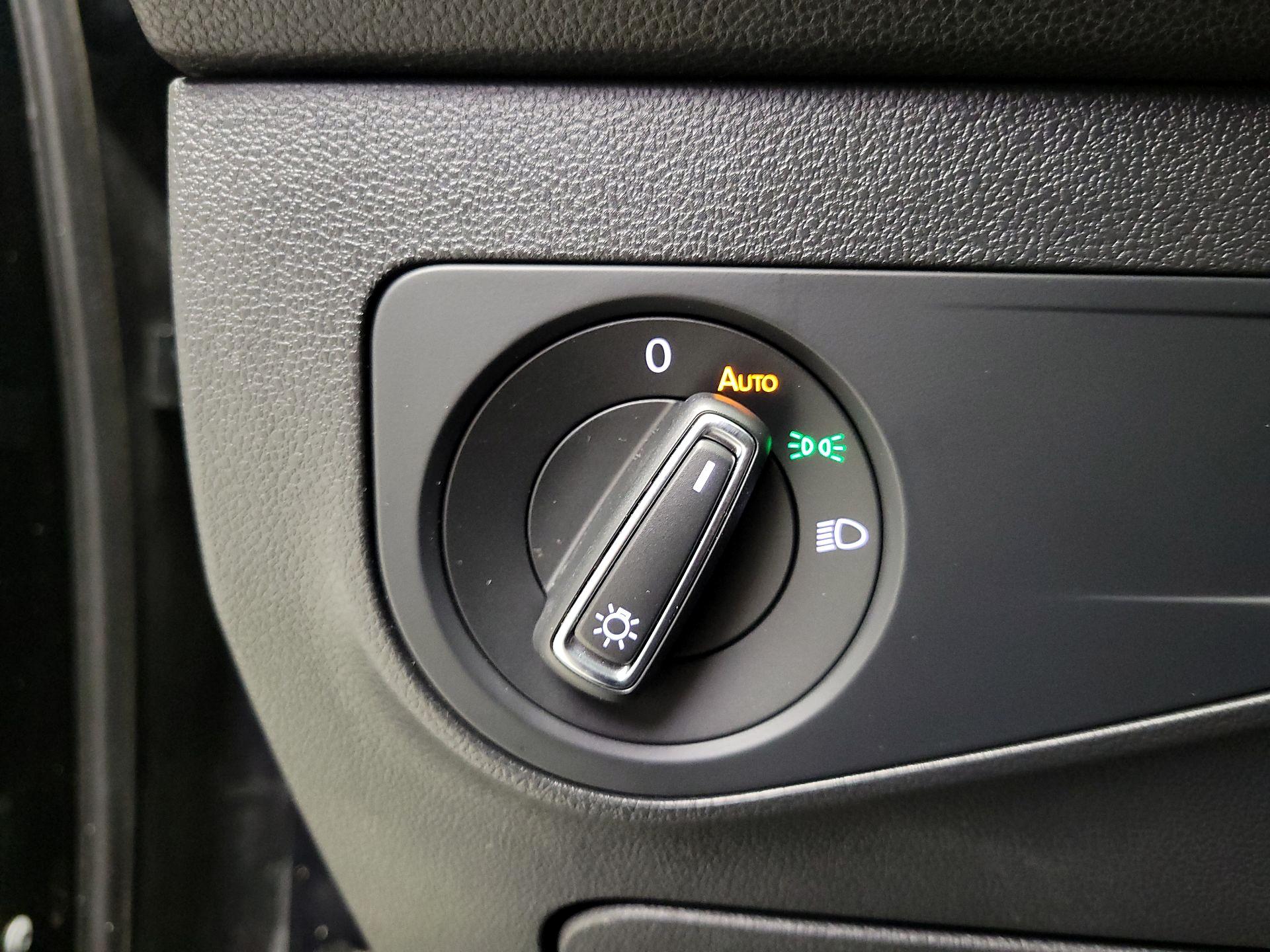 Thumbnail: 2021 Volkswagen Tiguan - 13