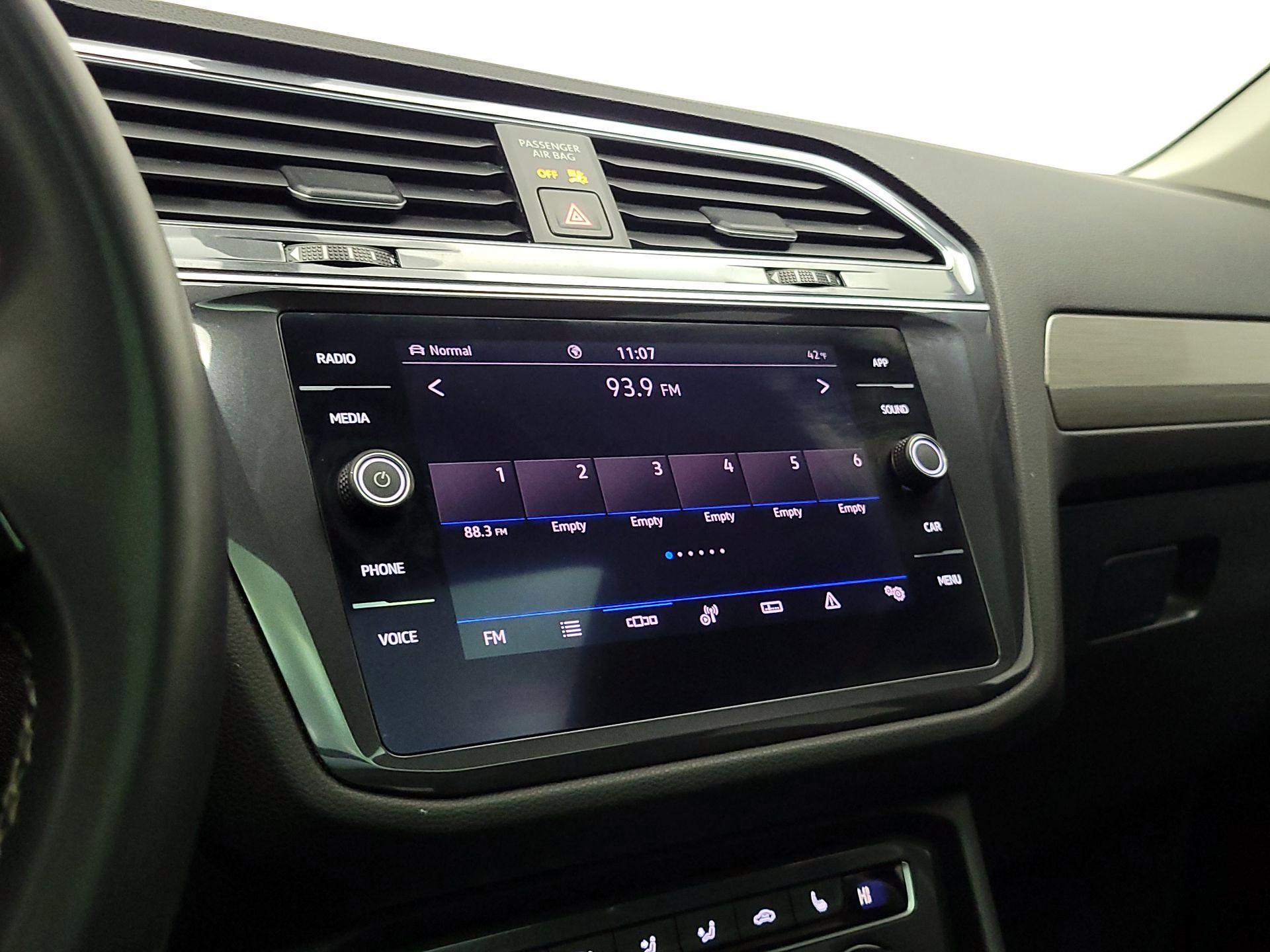 Thumbnail: 2021 Volkswagen Tiguan - 15