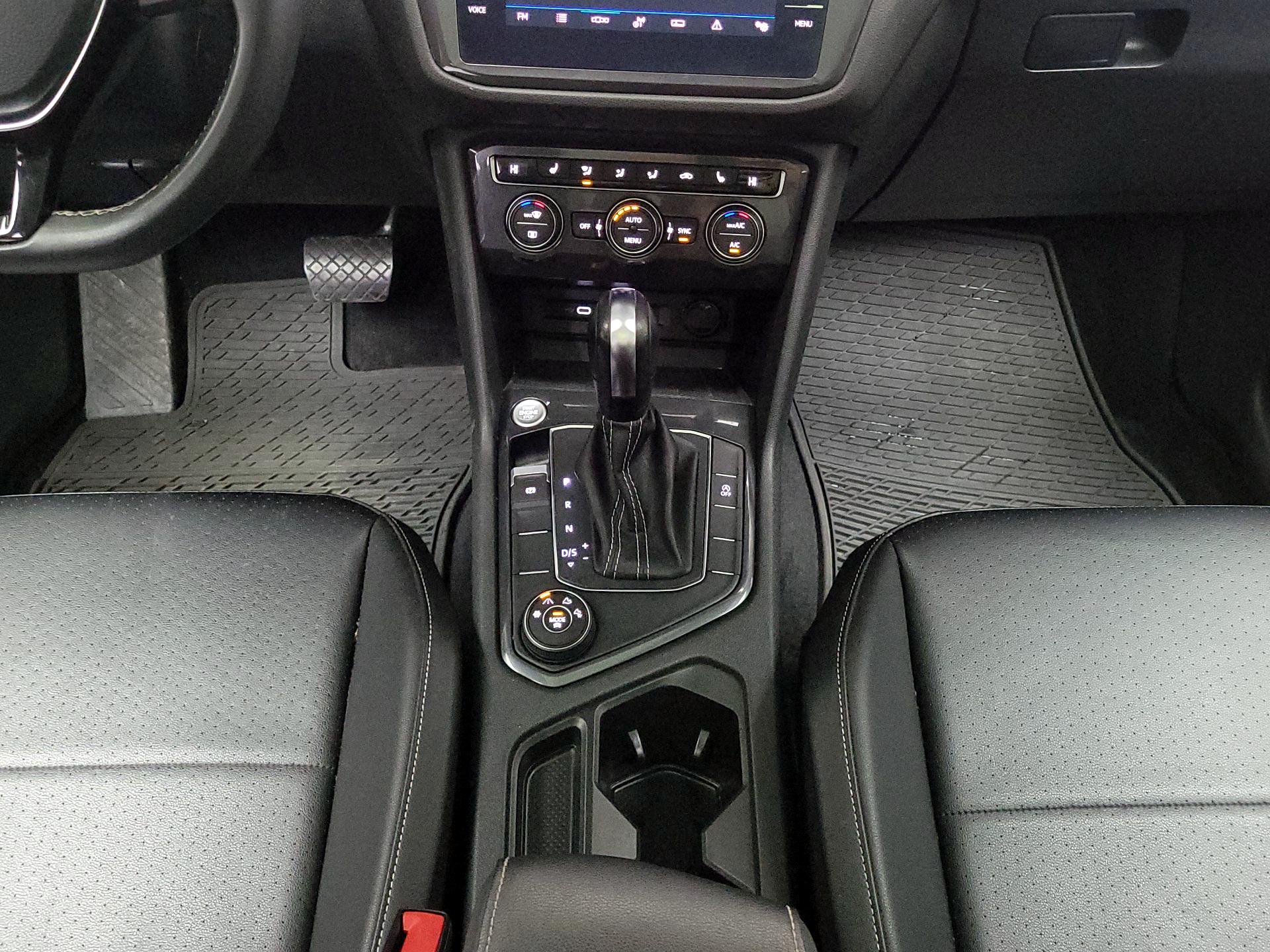 Thumbnail: 2021 Volkswagen Tiguan - 17