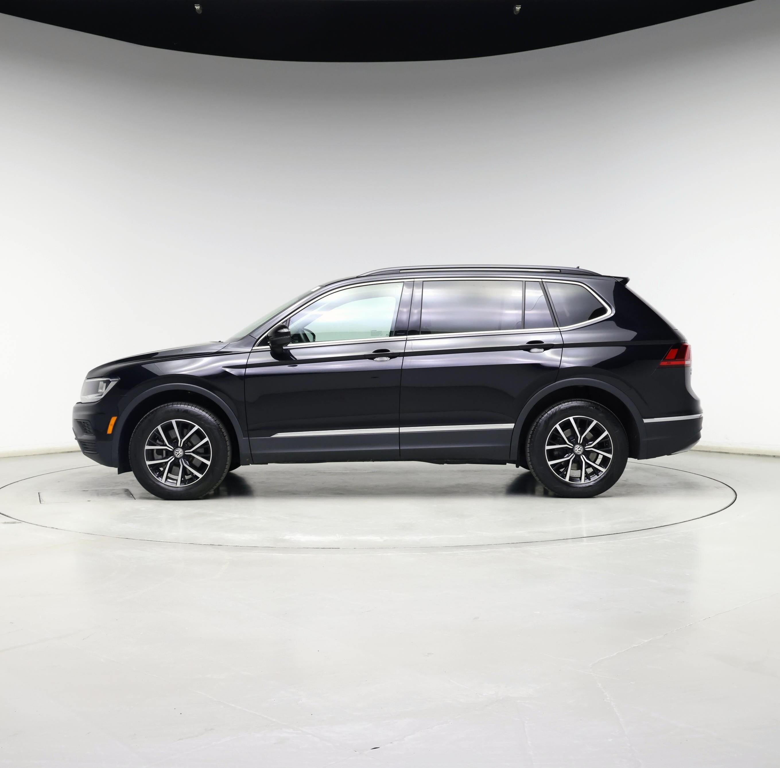Thumbnail: 2021 Volkswagen Tiguan - 3