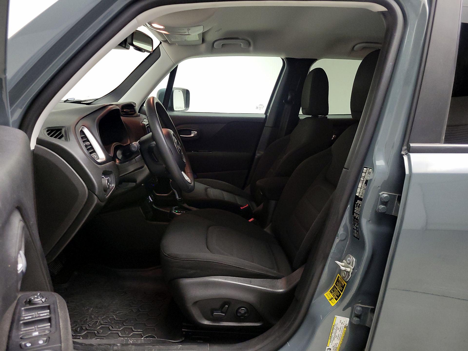 Thumbnail: 2018 Jeep Renegade - 11