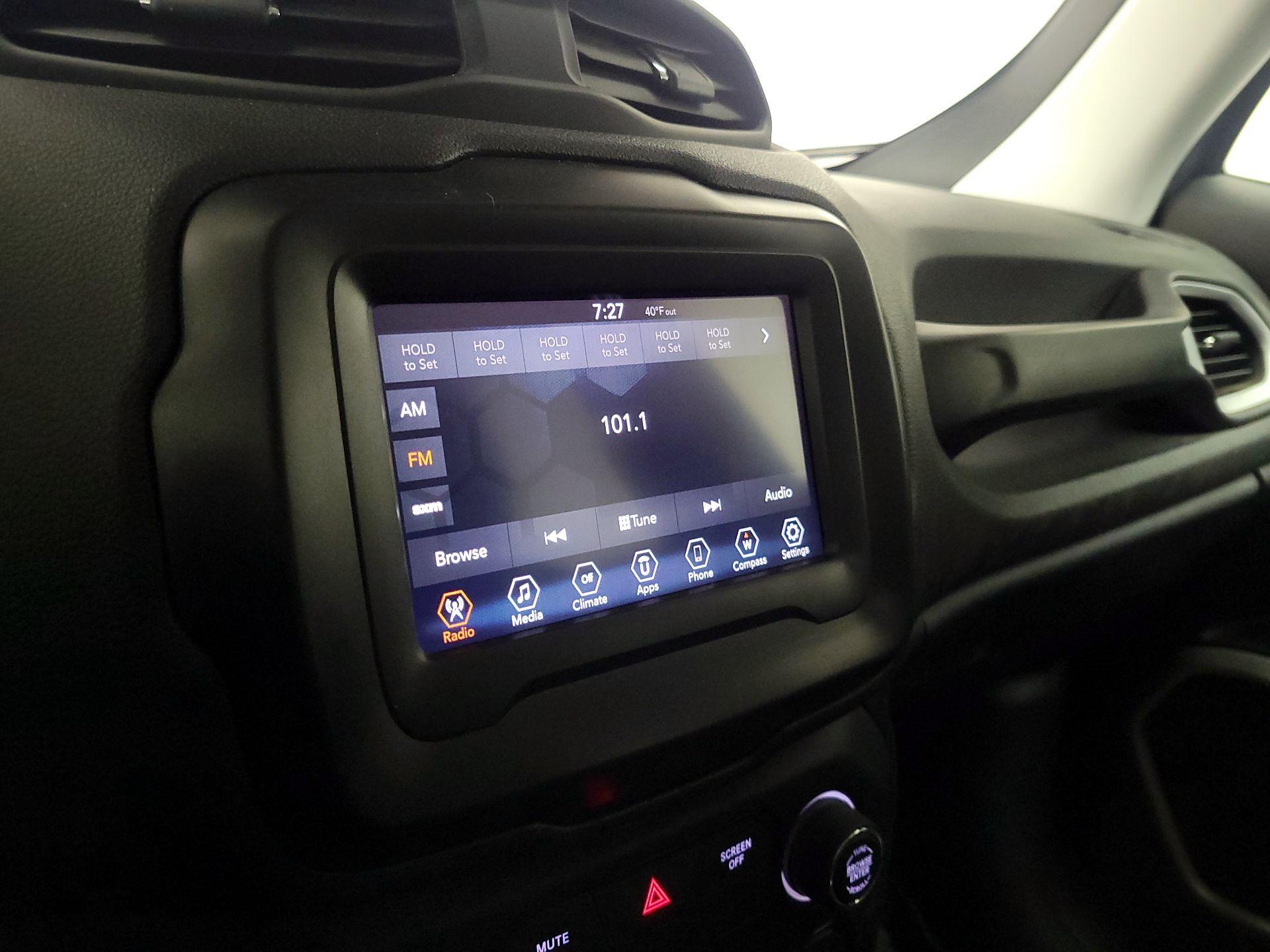 Thumbnail: 2018 Jeep Renegade - 15