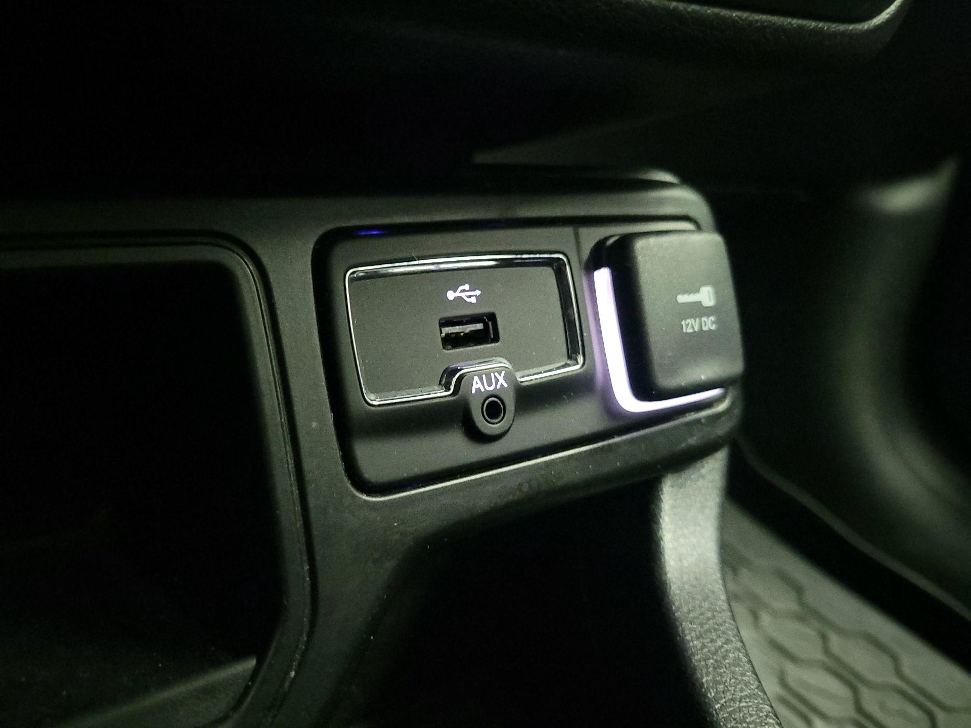 Thumbnail: 2018 Jeep Renegade - 18