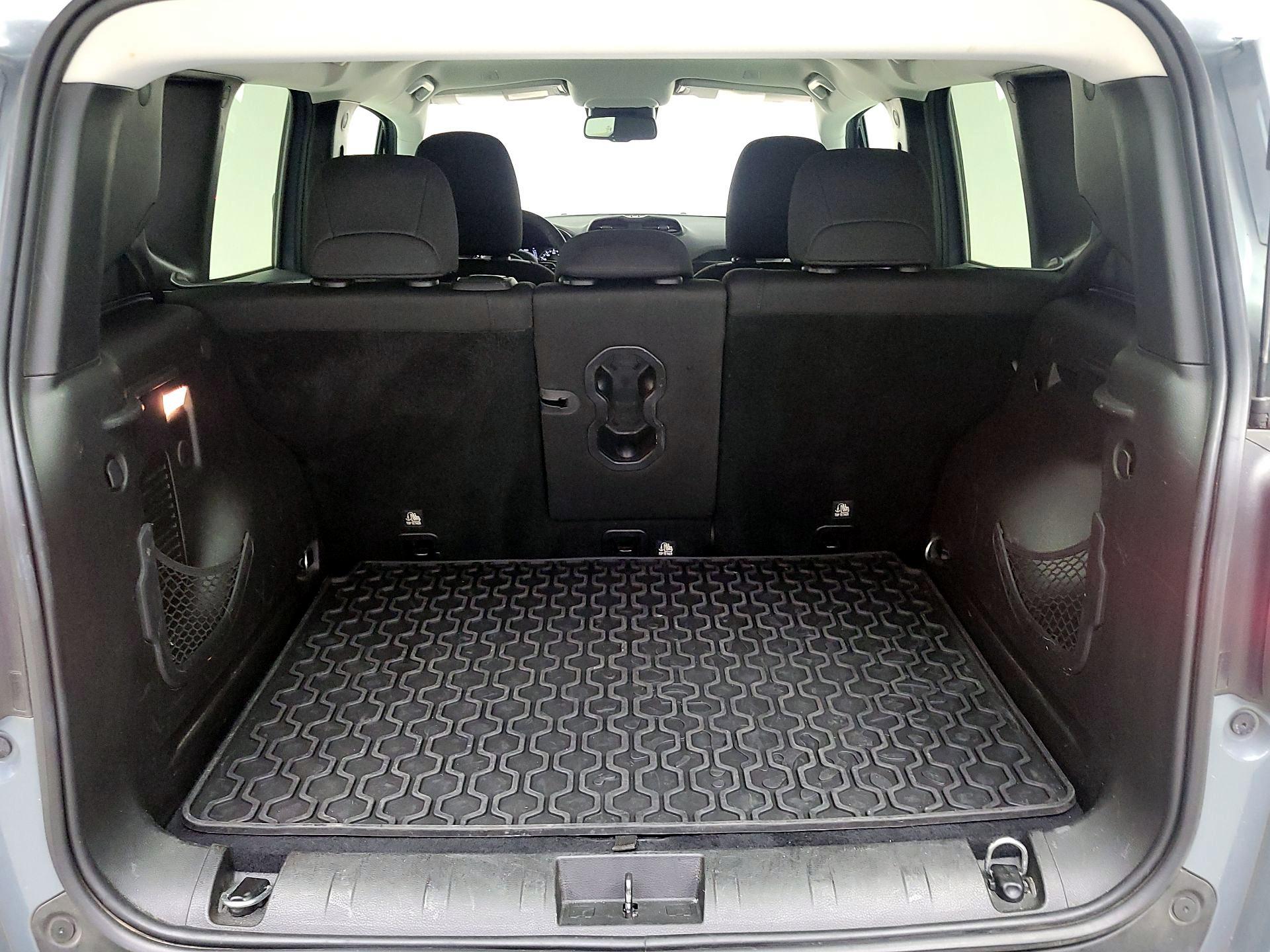 Thumbnail: 2018 Jeep Renegade - 20