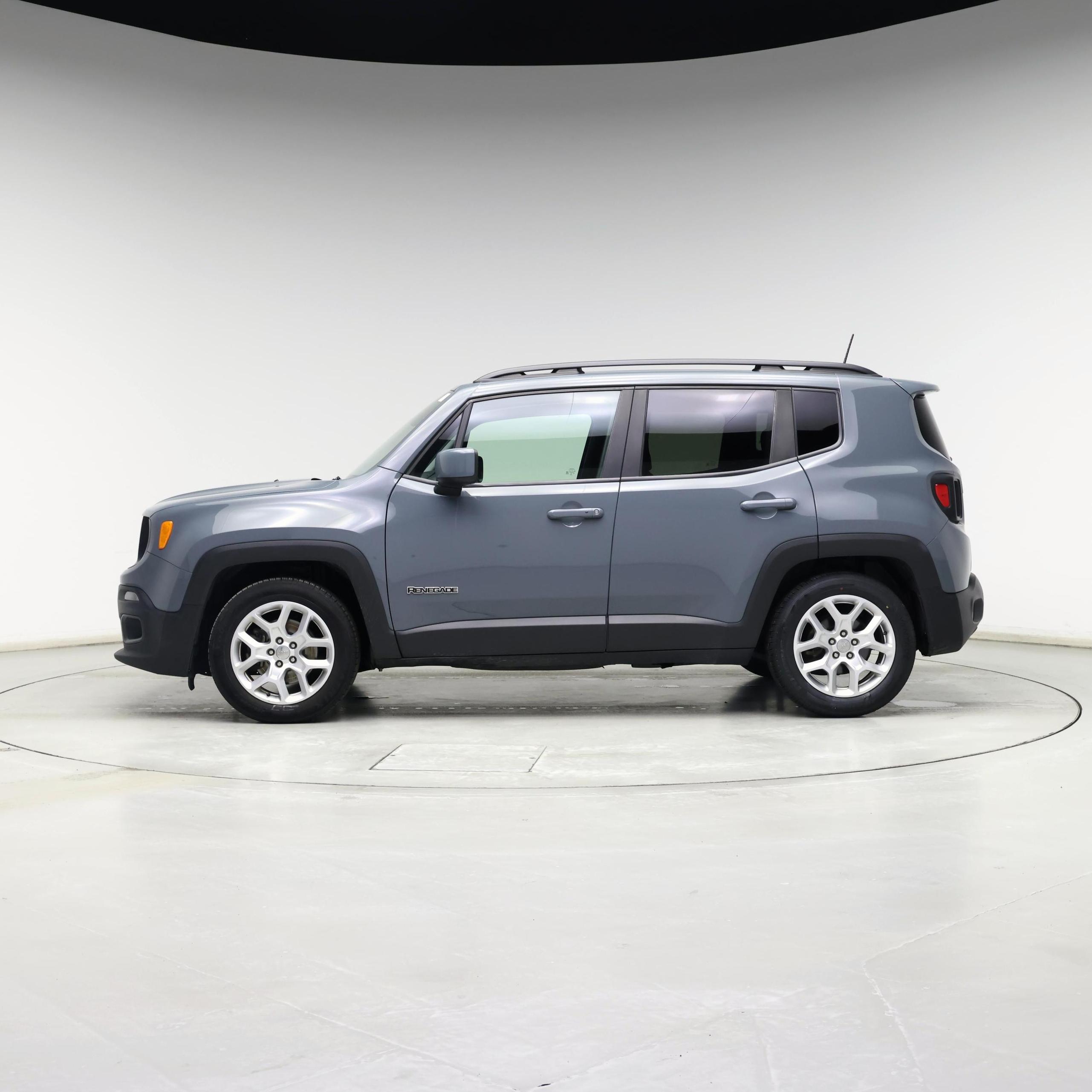 Thumbnail: 2018 Jeep Renegade - 3