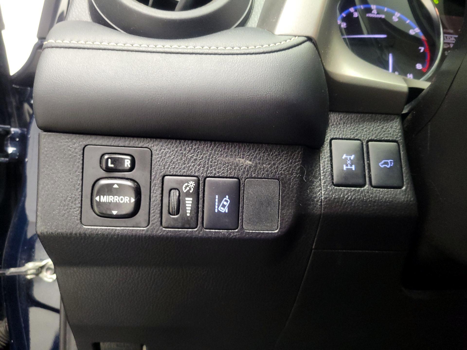 Thumbnail: 2017 Toyota RAV4 - 13