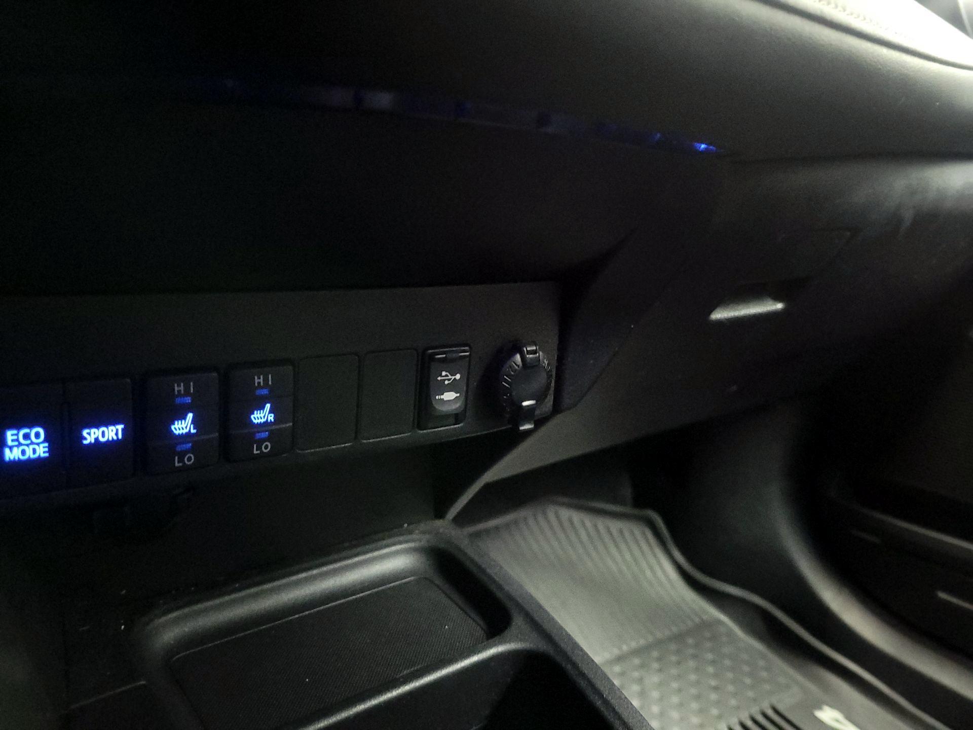 Thumbnail: 2017 Toyota RAV4 - 19