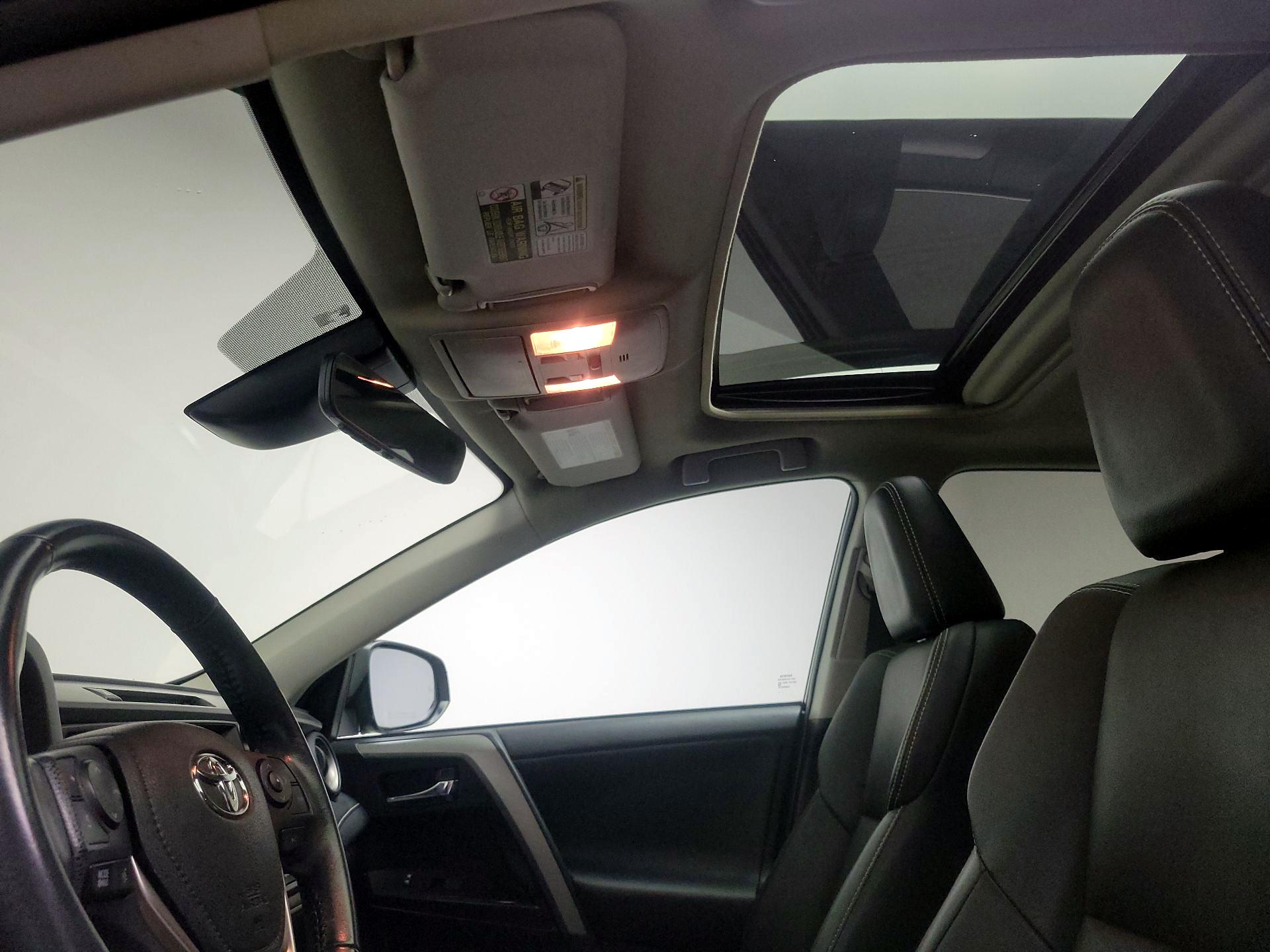 Thumbnail: 2017 Toyota RAV4 - 20