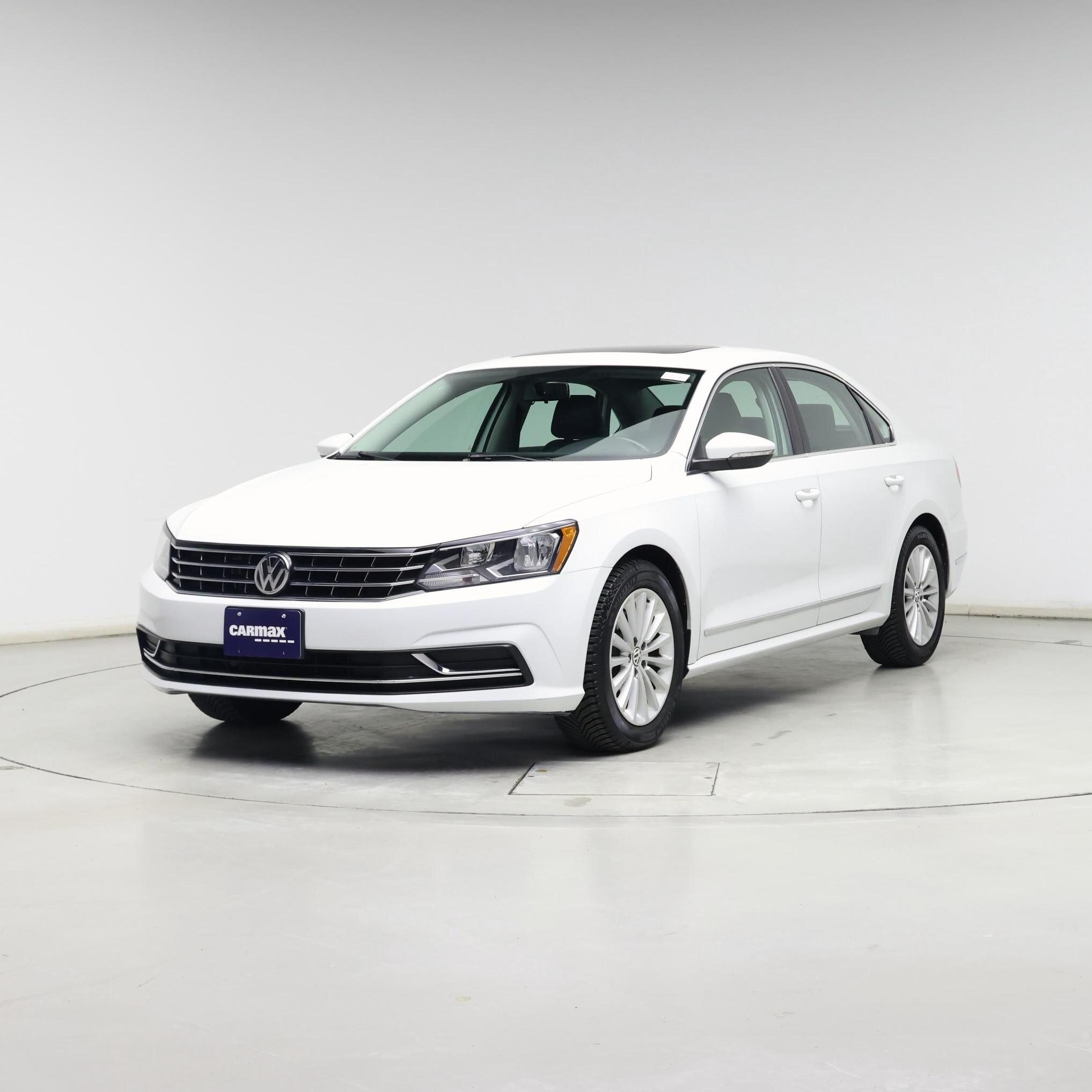 Thumbnail: 2016 Volkswagen Passat - 4