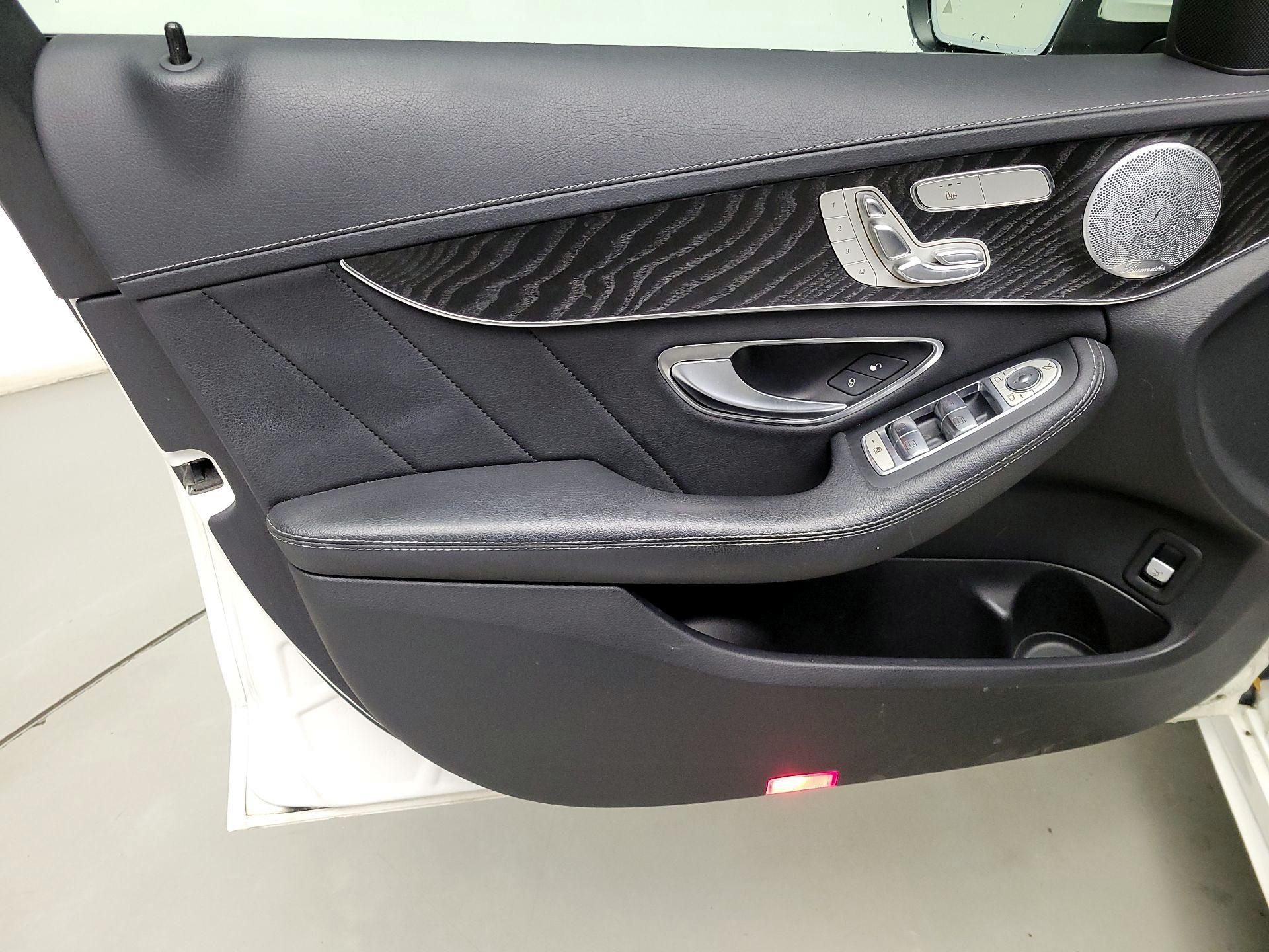 Thumbnail: 2015 Mercedes-Benz C-Class - 12