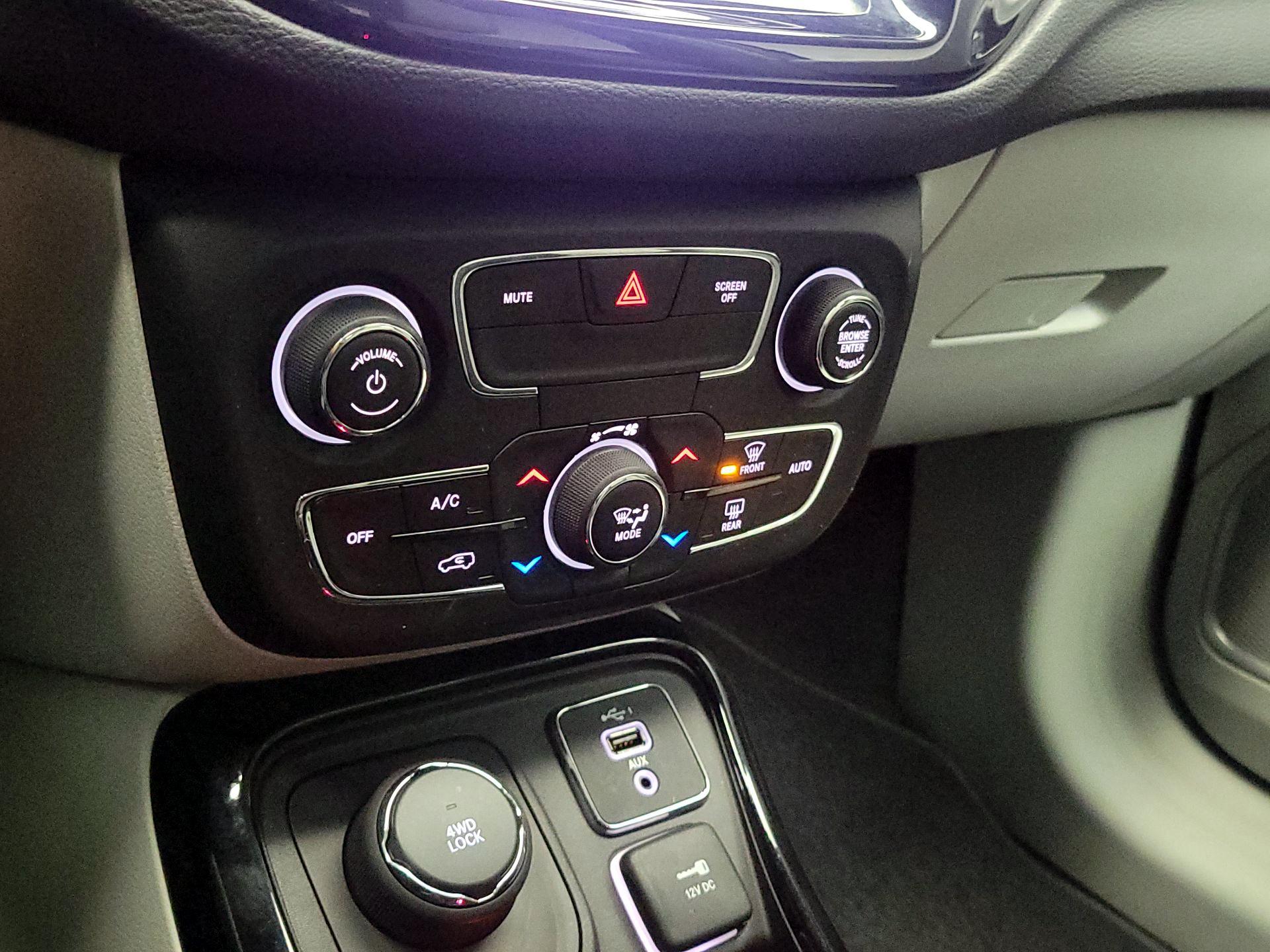 Thumbnail: 2020 Jeep Compass - 16