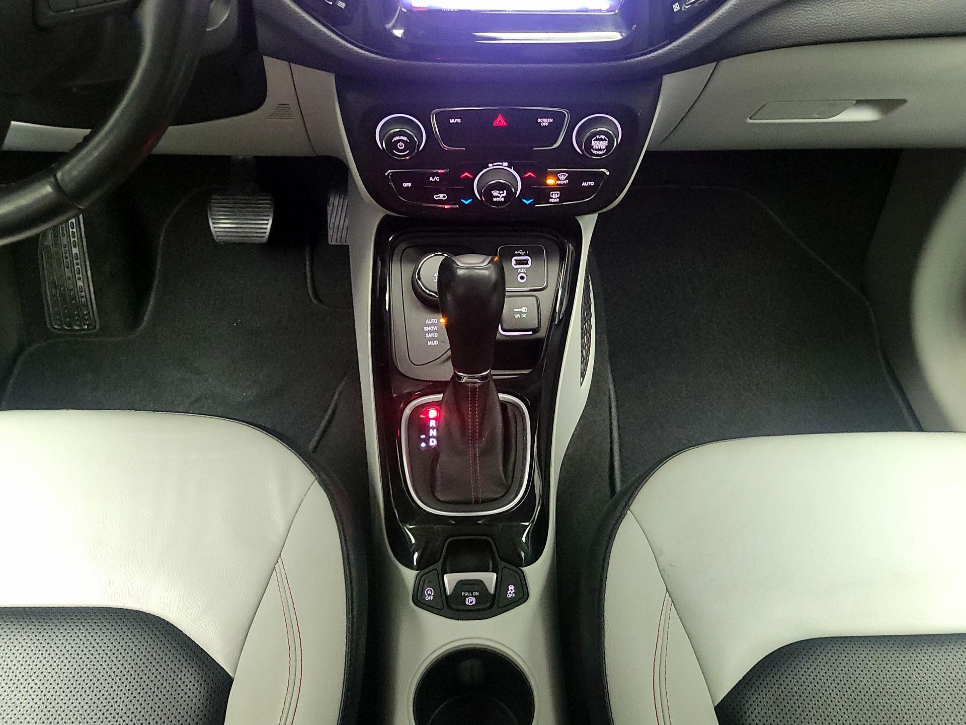 Thumbnail: 2020 Jeep Compass - 17