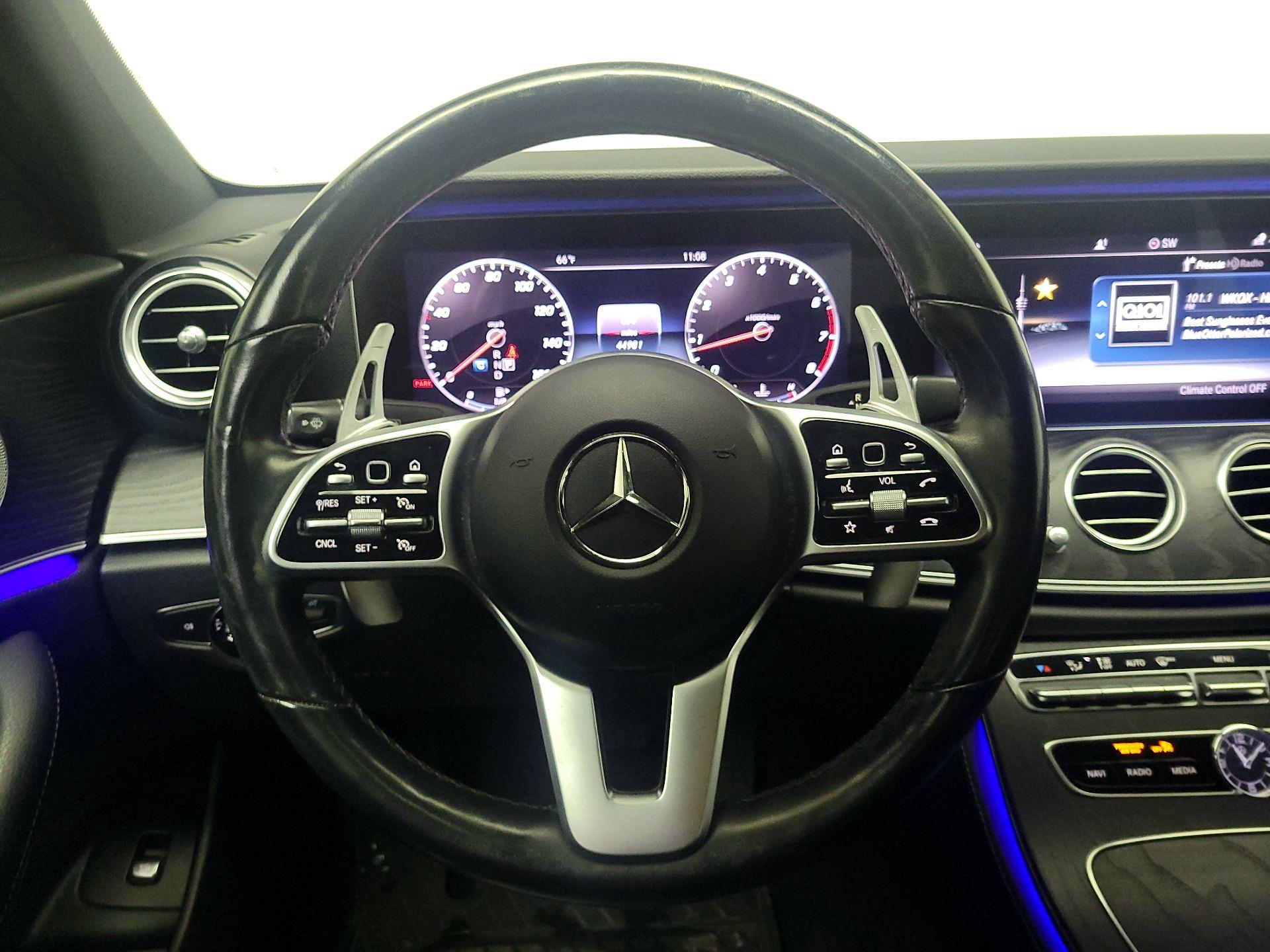 Thumbnail: 2020 Mercedes-Benz E-Class - 10