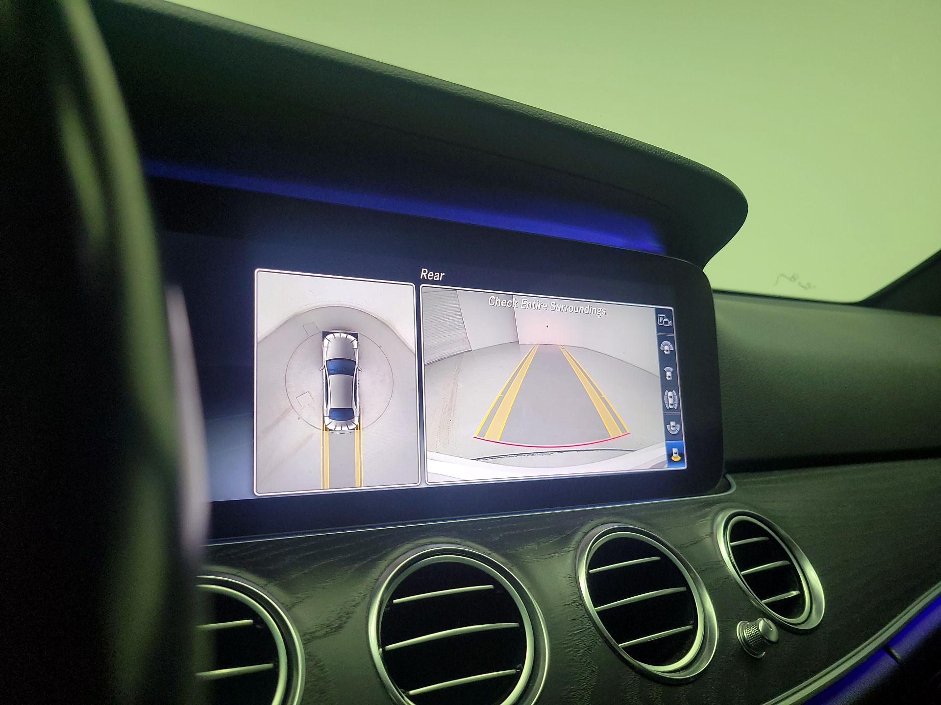 Thumbnail: 2020 Mercedes-Benz E-Class - 15